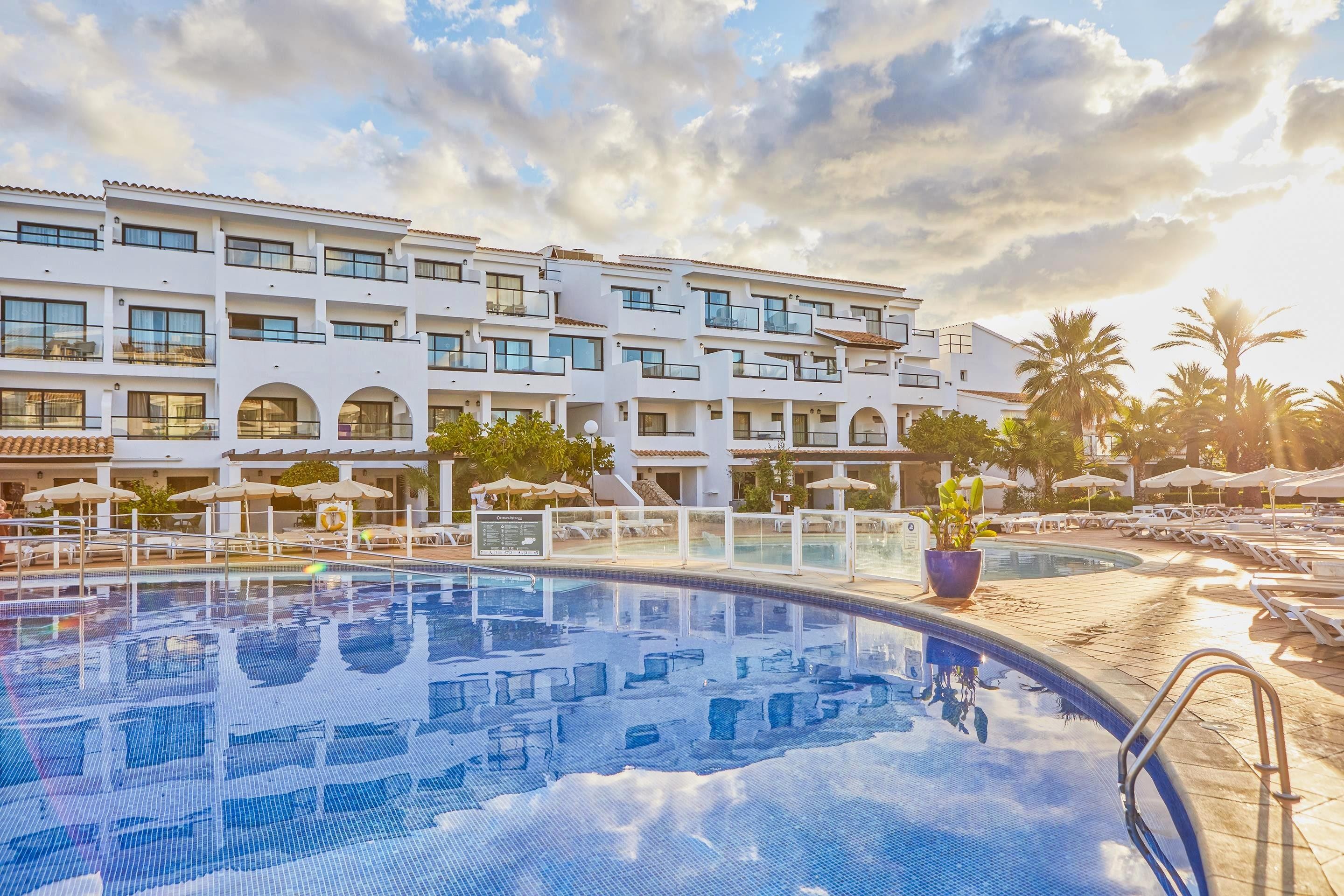 Fergus Style Bahamas 12