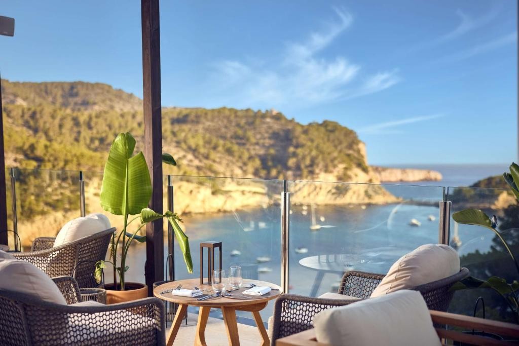 Cala San Miguel Ibiza Resort, Curio Collection by Hilton 19