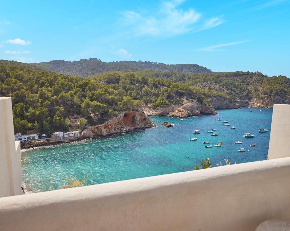 Cala San Miguel Ibiza Resort, Curio Collection by Hilton 9