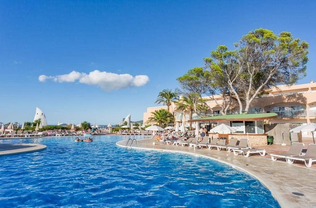 Sirenis Seaview Country Club