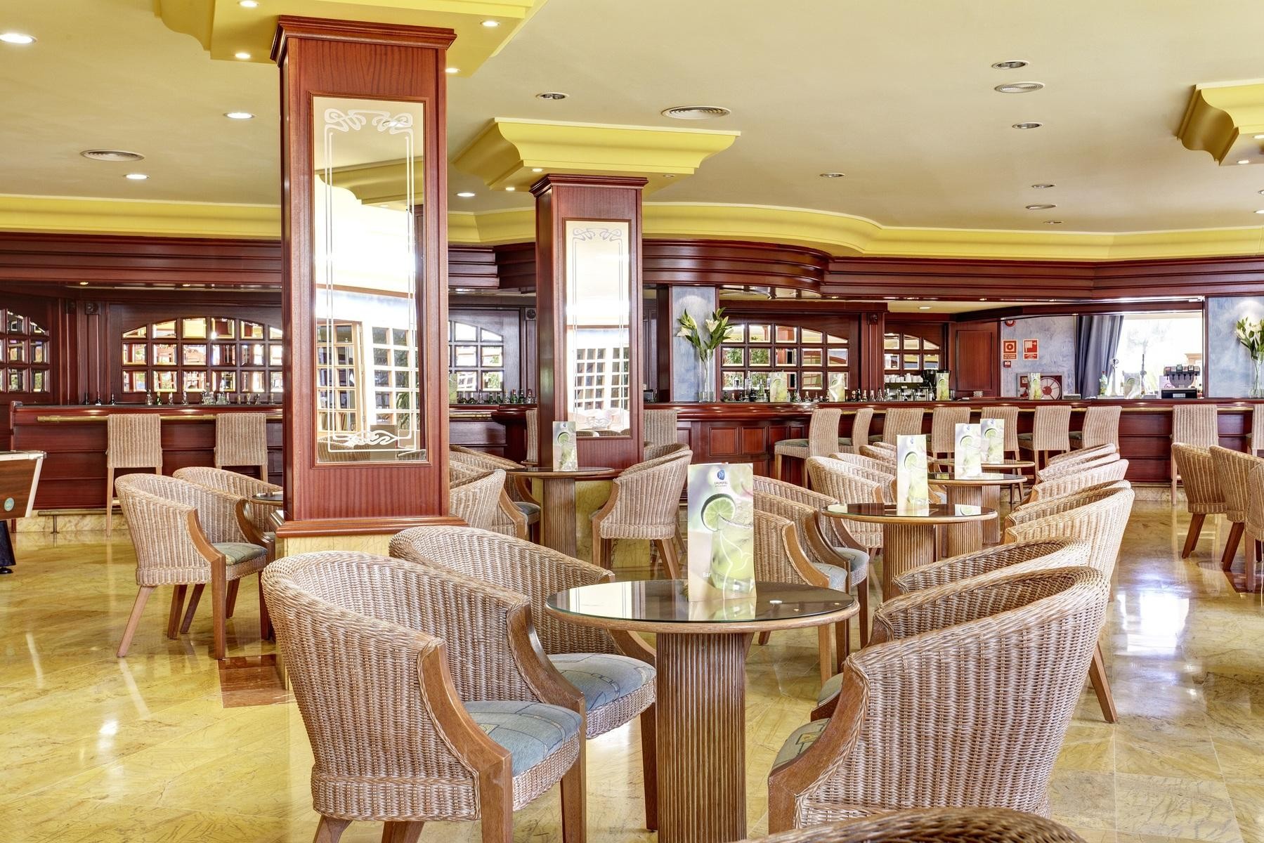 Grupotel Santa Eularia & Spa 9