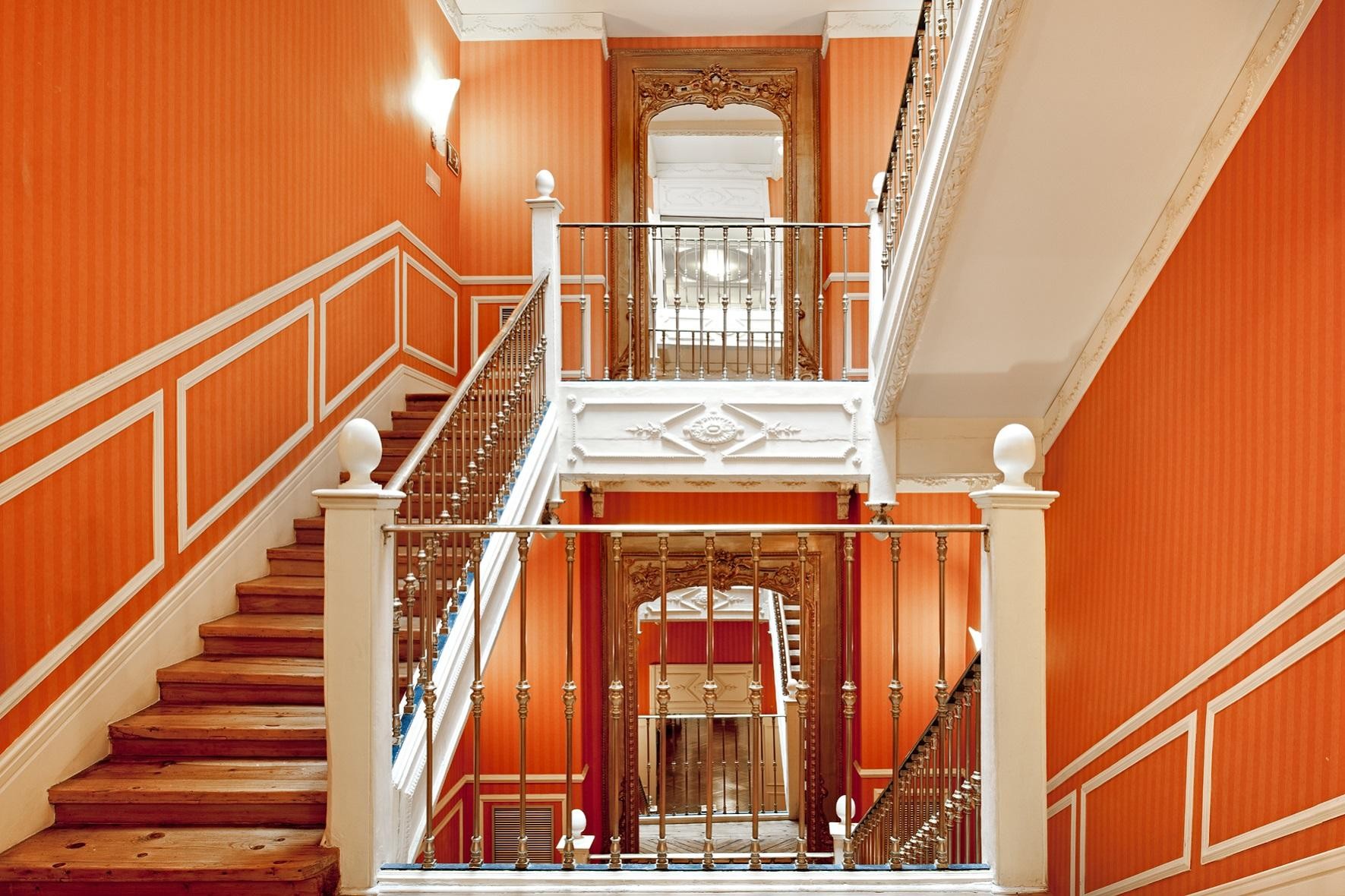 Catalonia Las Cortes 5