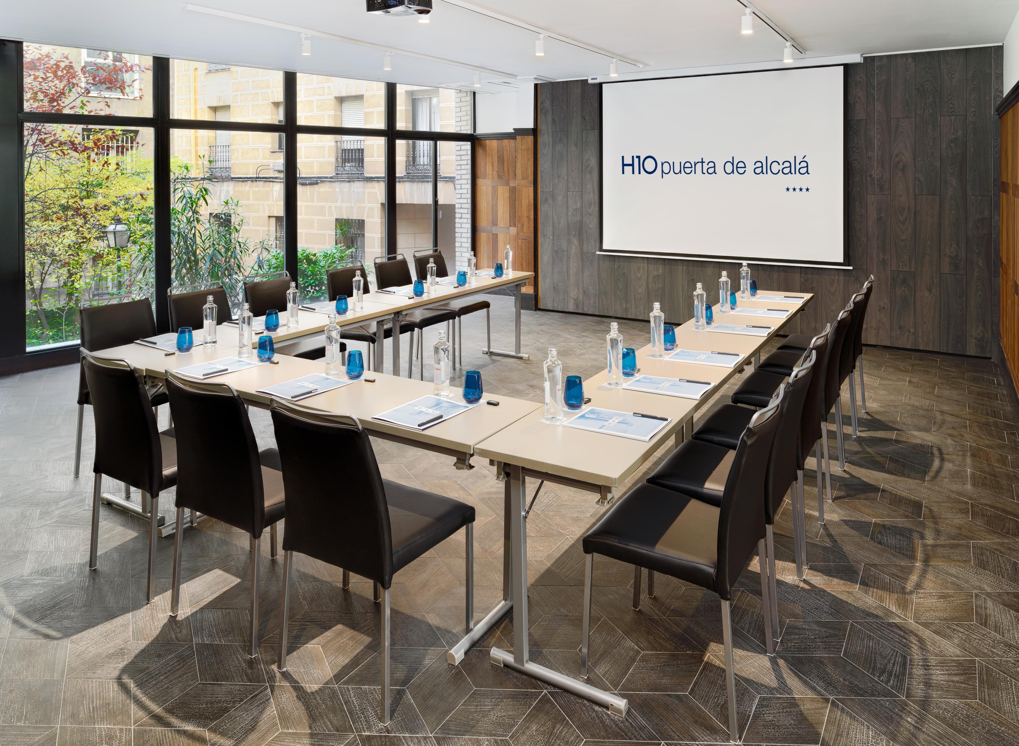 H10 Puerta de Alcala 8