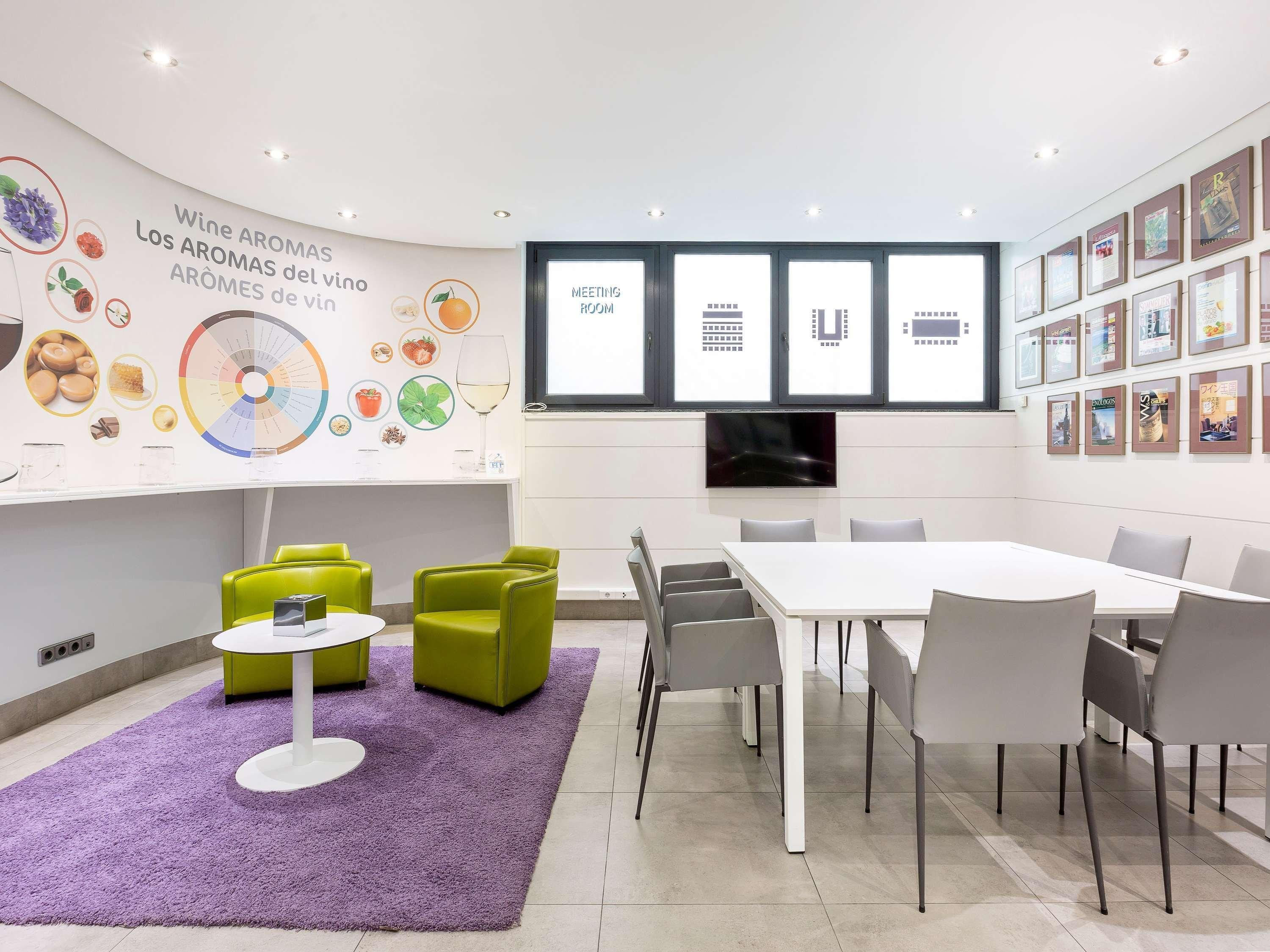 Ibis Styles Madrid Prado 7