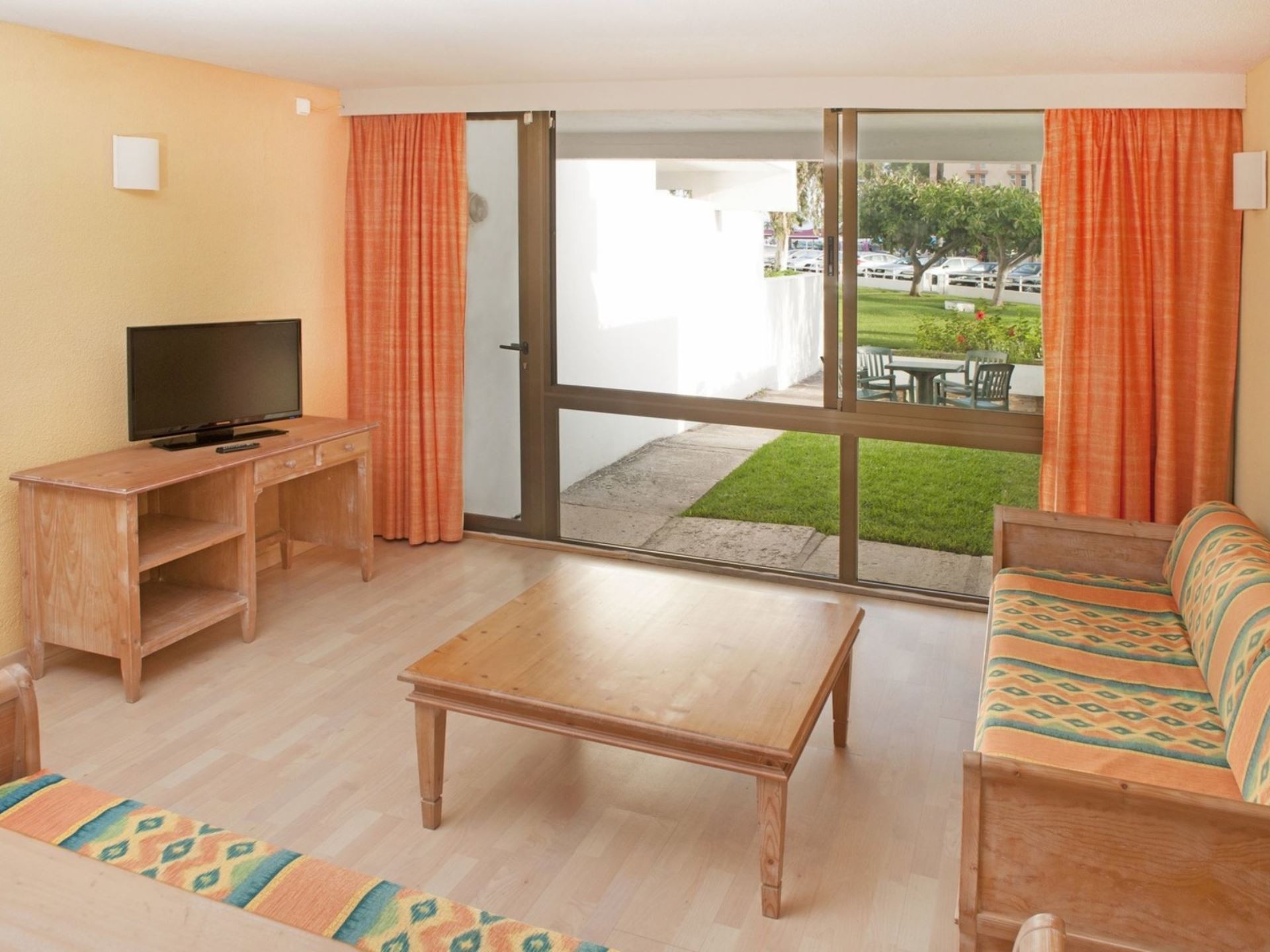 Iberostar Waves Ciudad Blanca 9