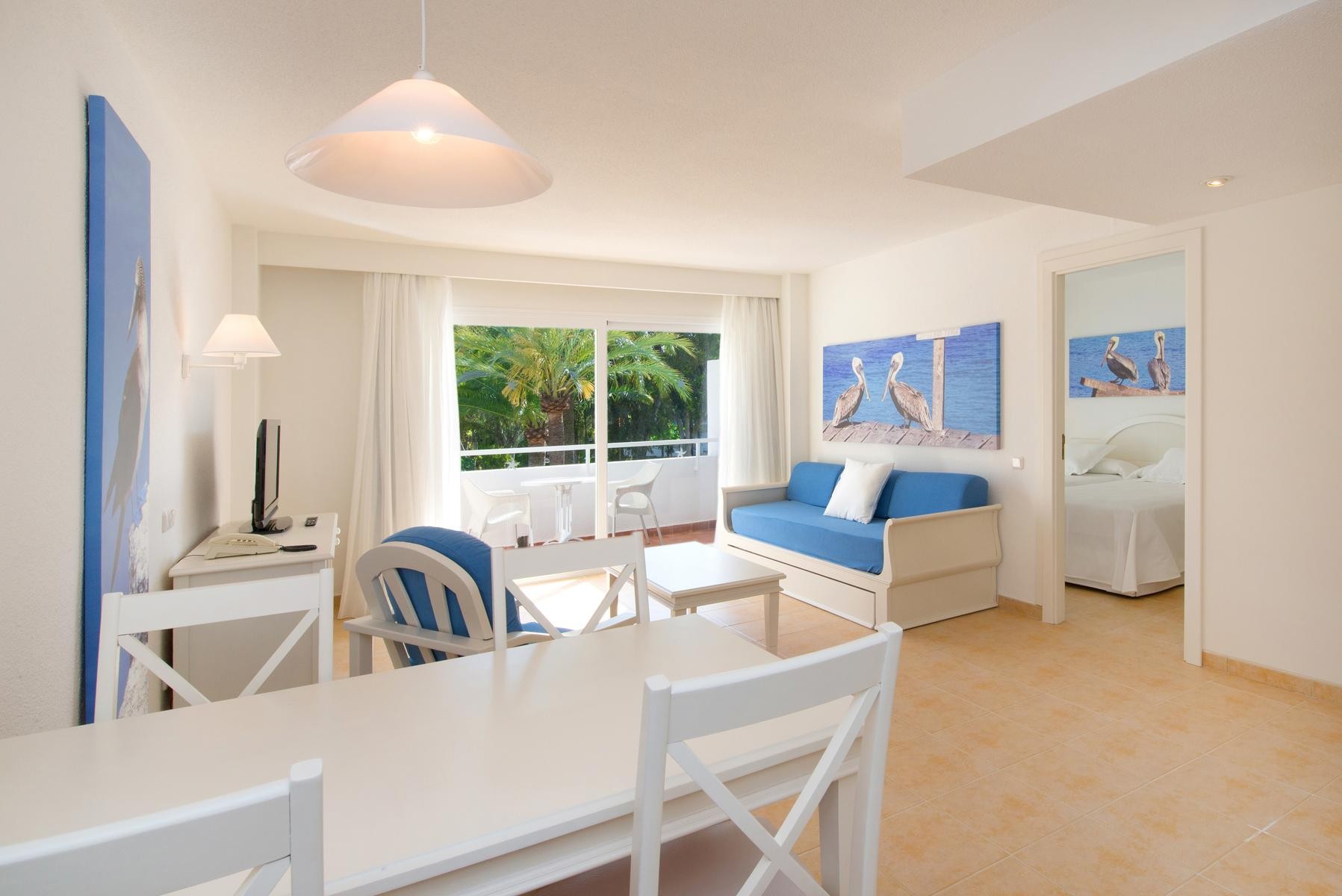 Iberostar Waves Ciudad Blanca 8