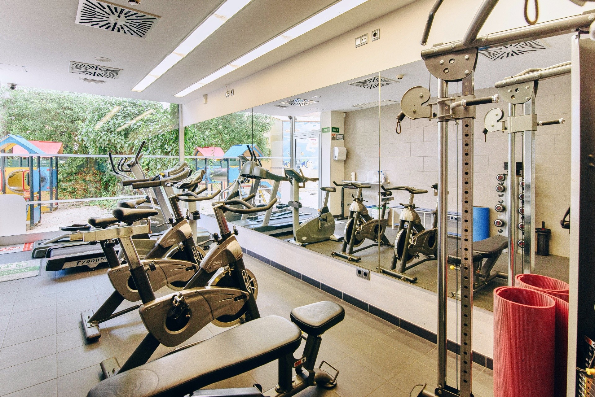 Ivory Playa Aparthotel 16