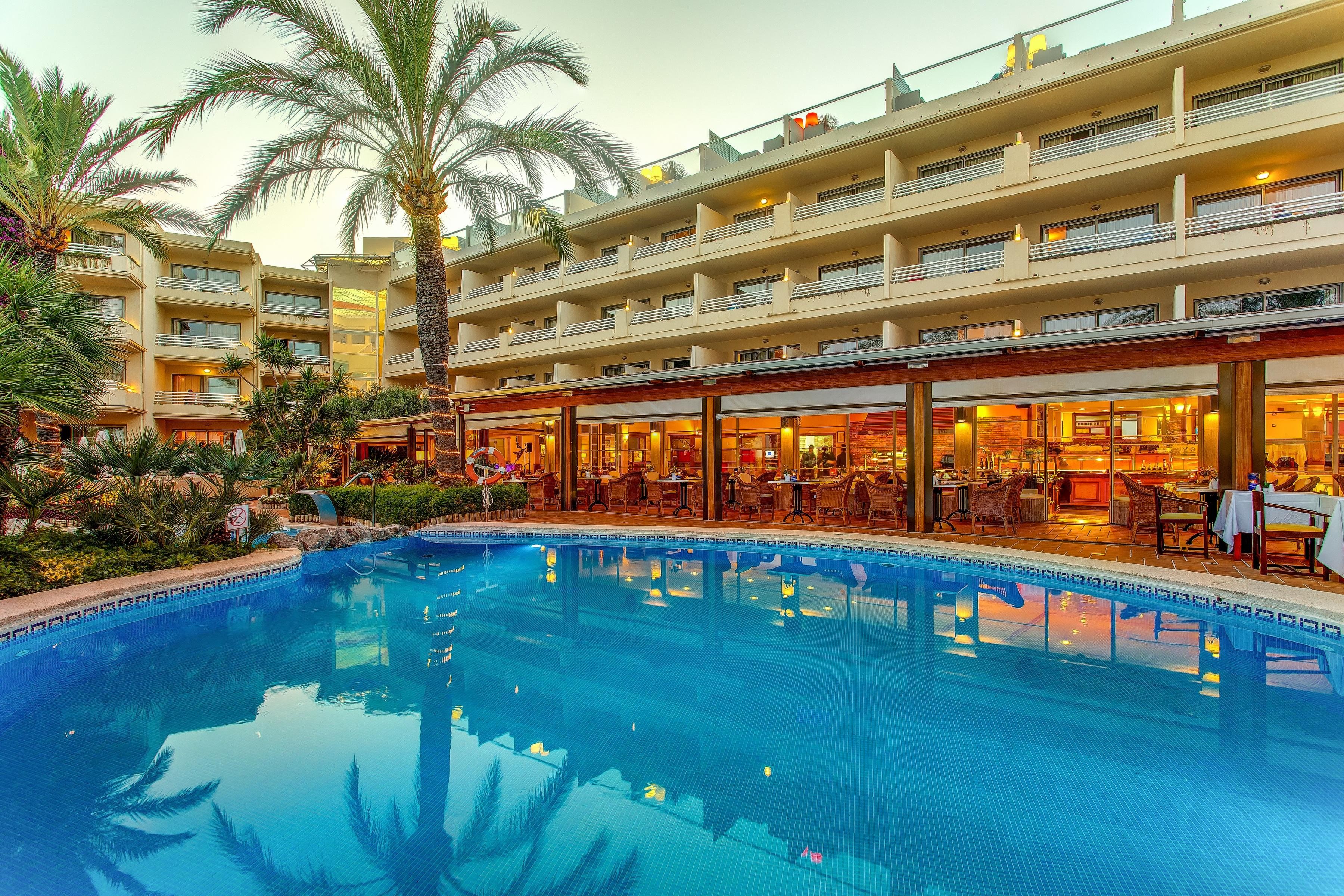 Vanity Hotel Golf - Adults Only