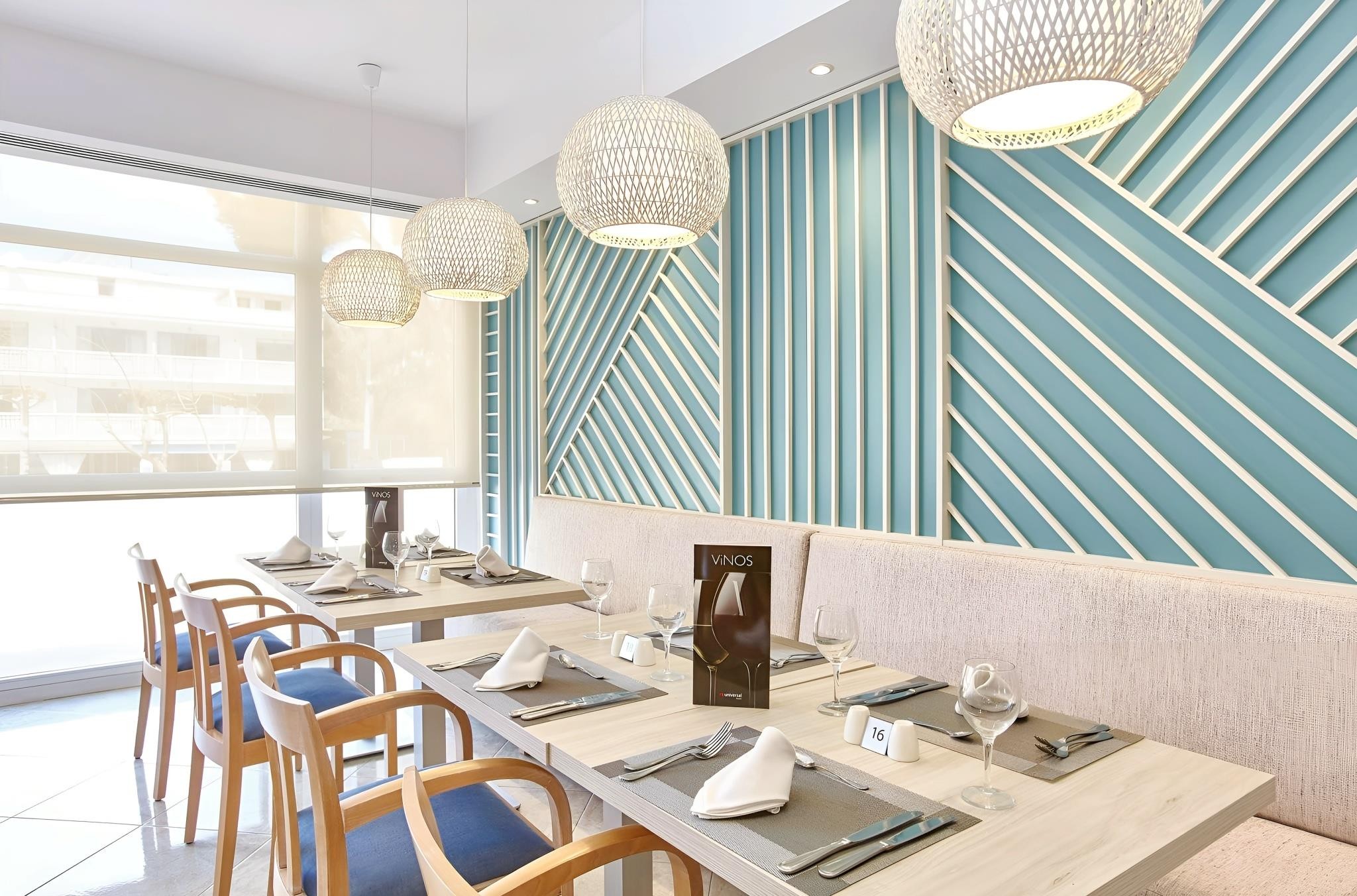 Castell Royal Universal 7