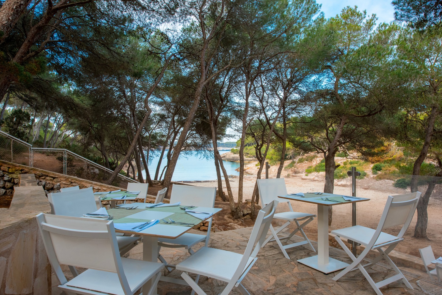 Iberostar Waves Club Cala Barca  14