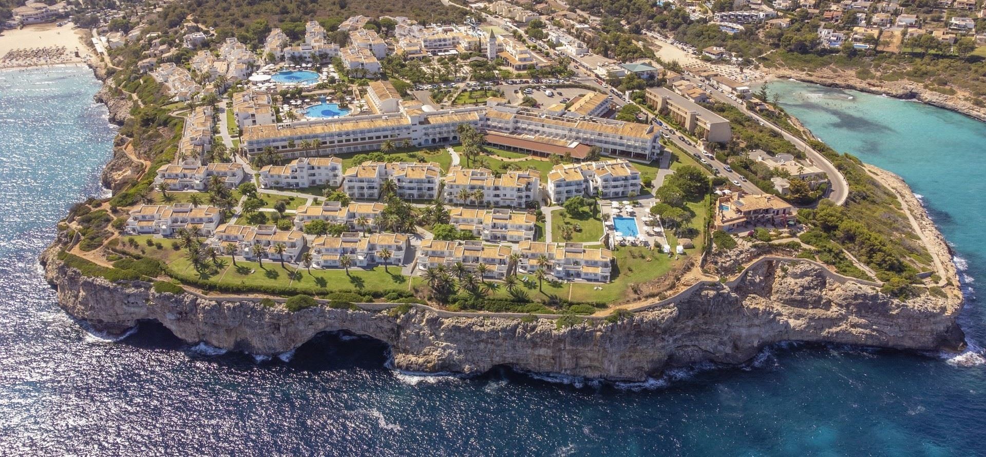 Blau Punta Reina Resort 38