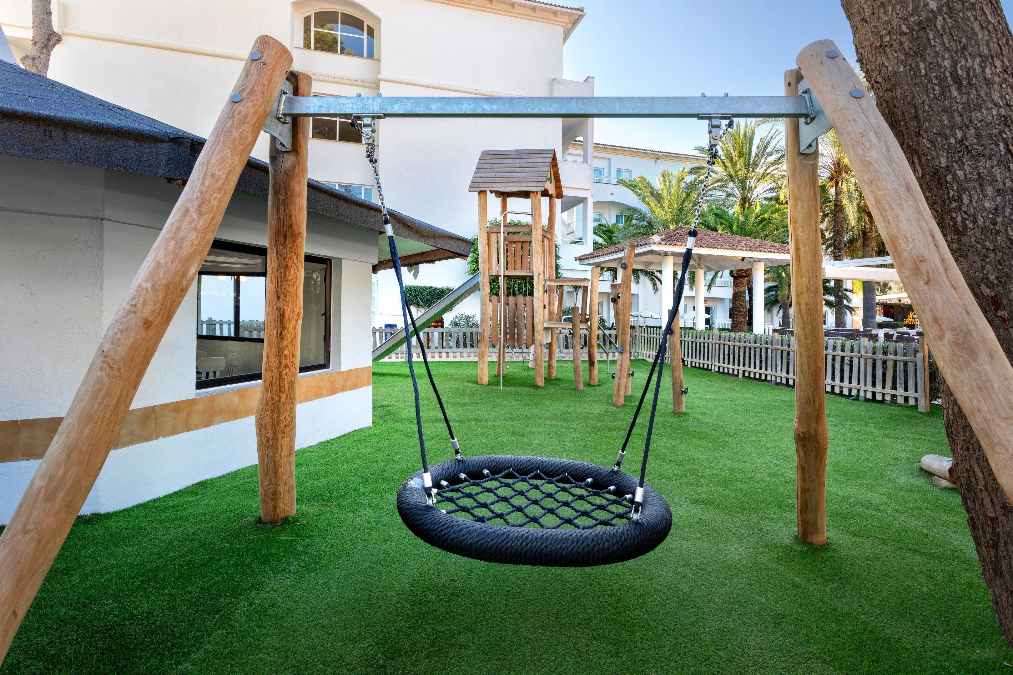 Green Garden Aparthotel 25