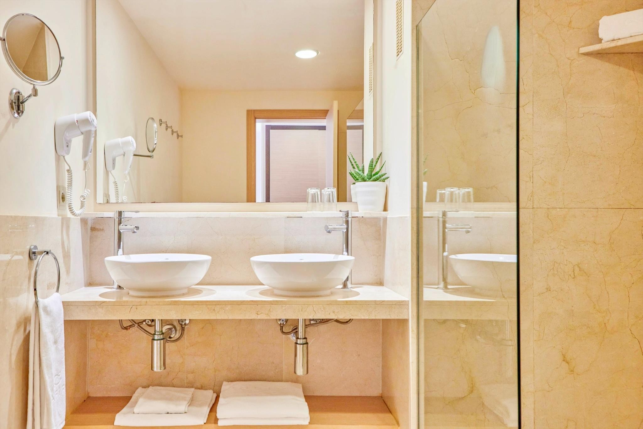 Zafiro Cala Mesquida 13