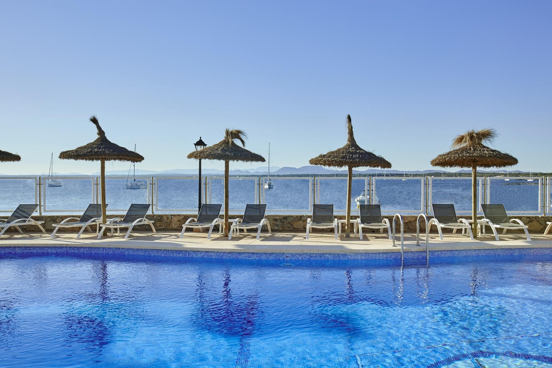 Marques Universal Hotel