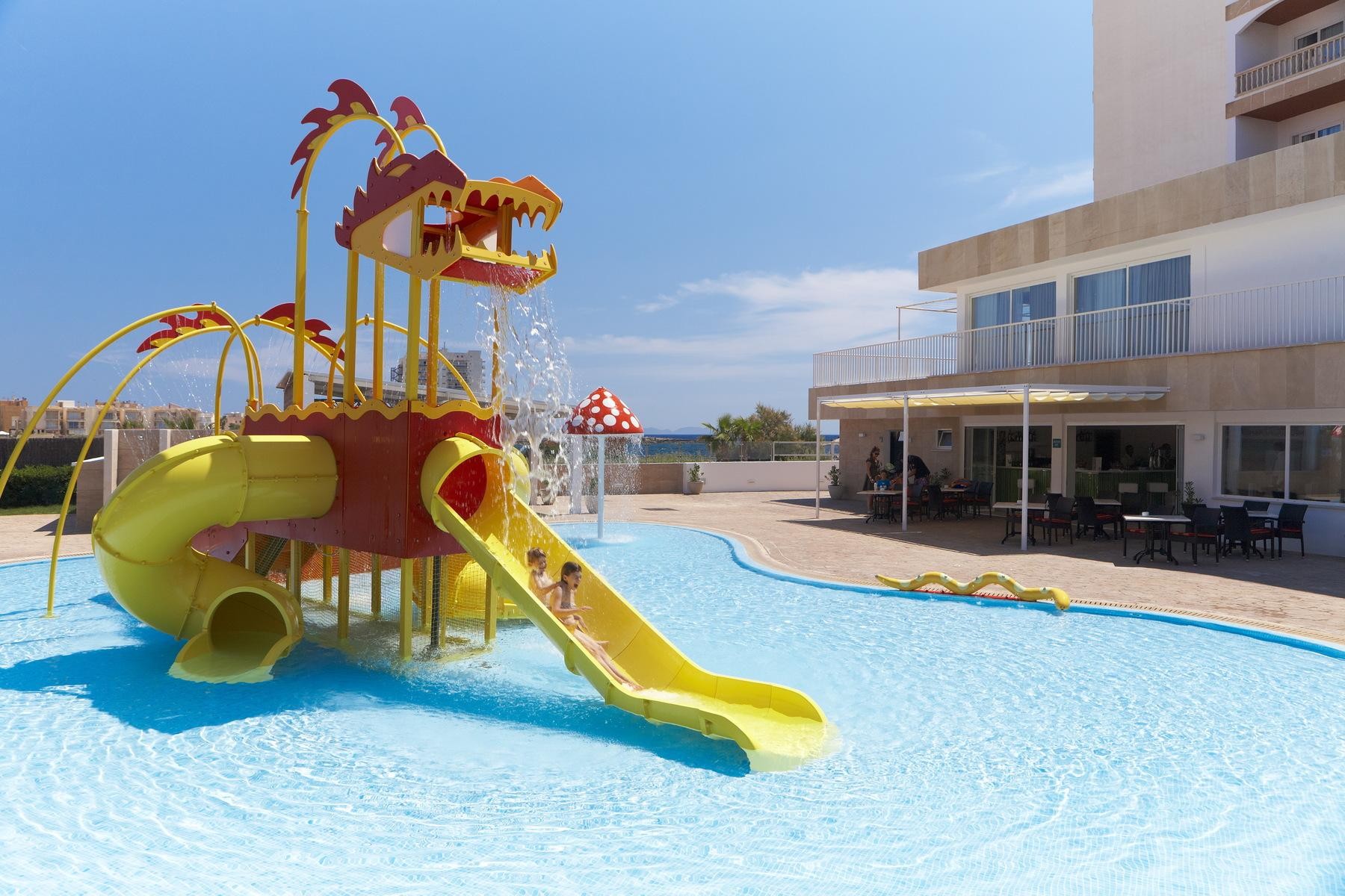 Romantica Universal Hotel 