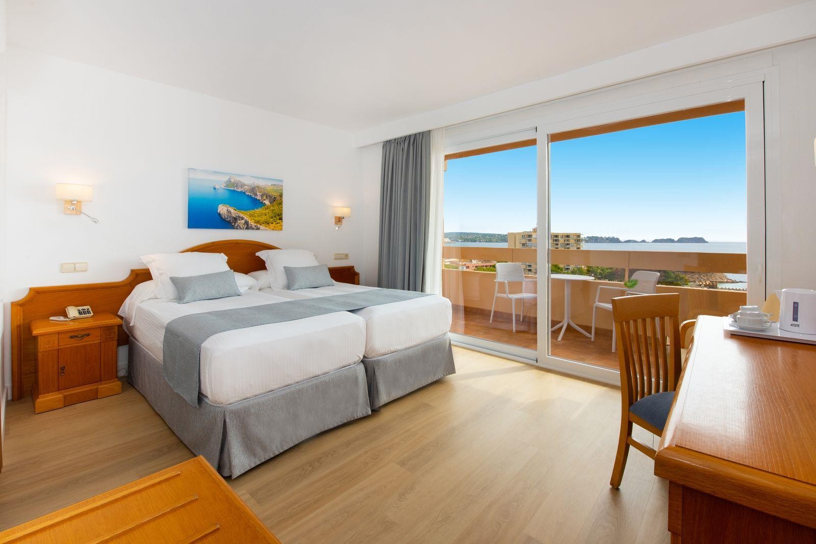 Valentin Reina Paguera Hotel