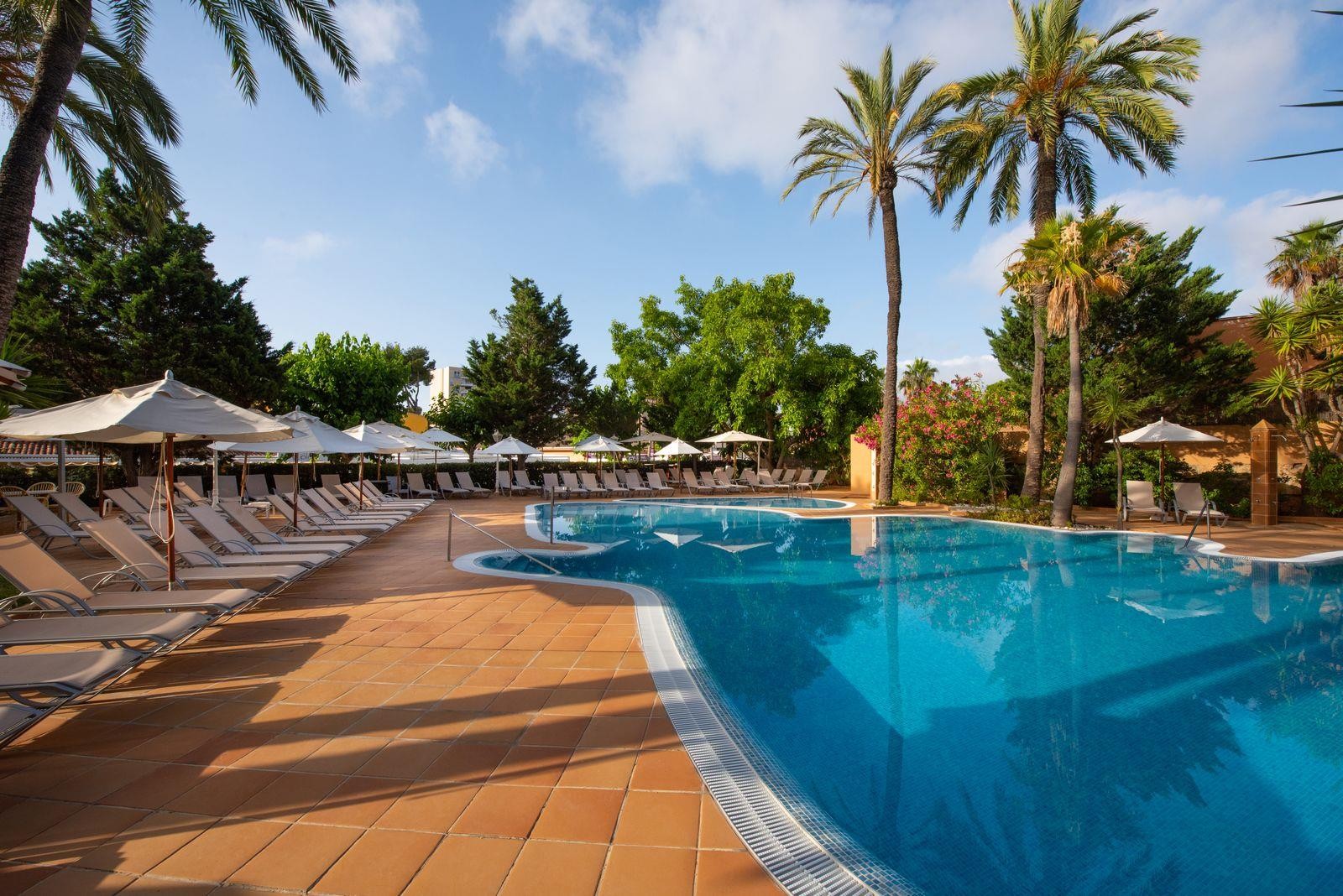 Valentin Reina Paguera Hotel