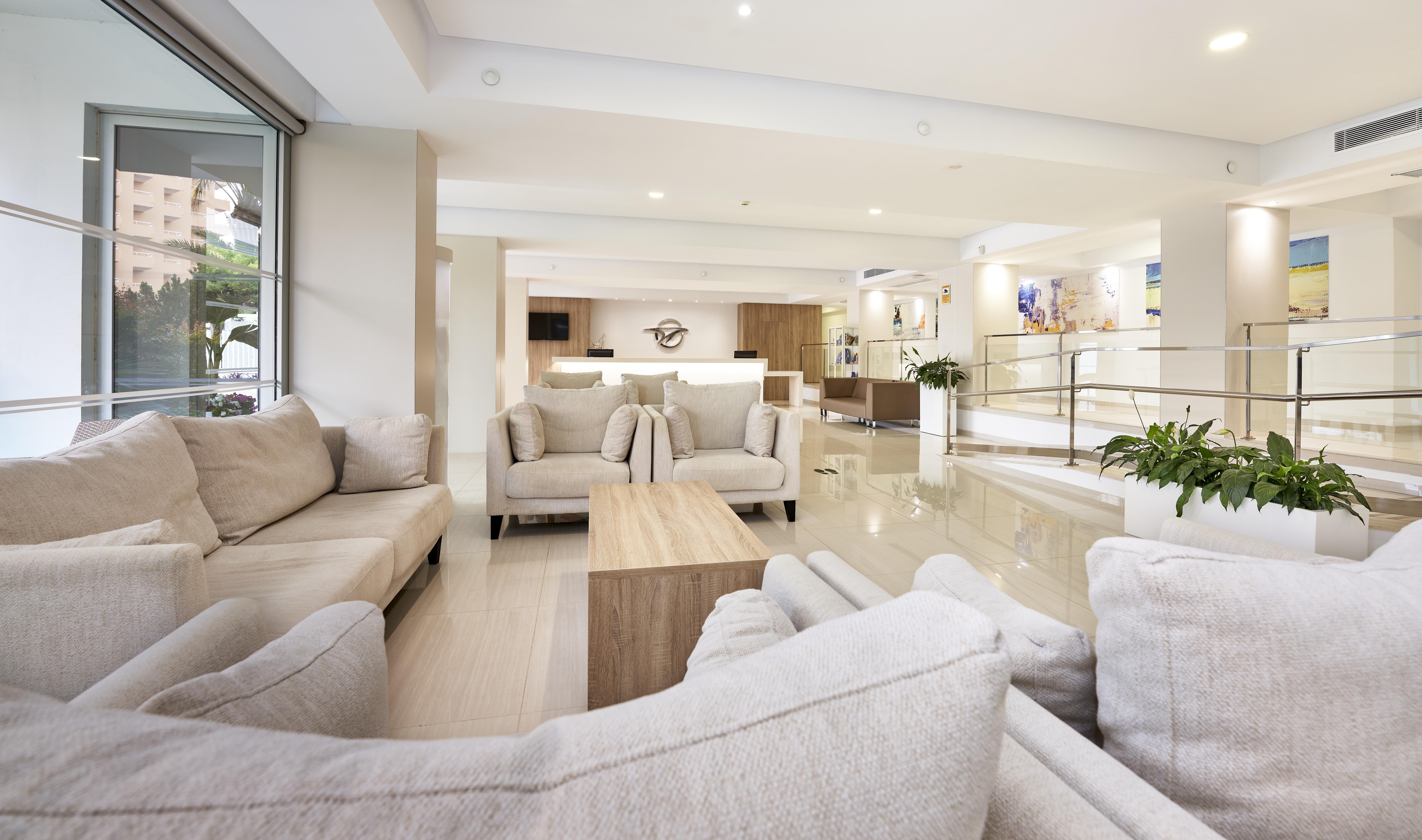 Globales Panamá - Only Adults 12