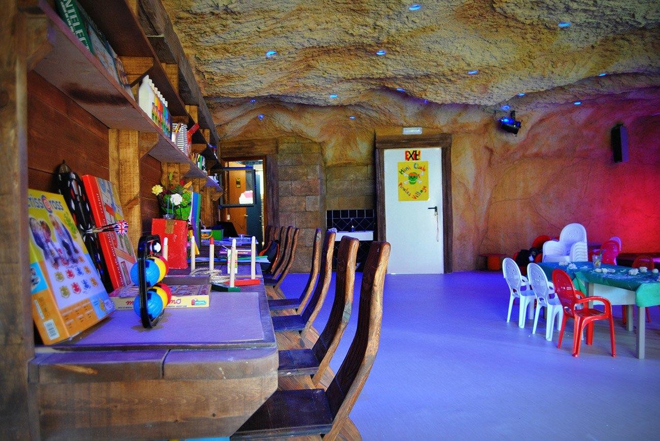 Pirates Village Apartments 13