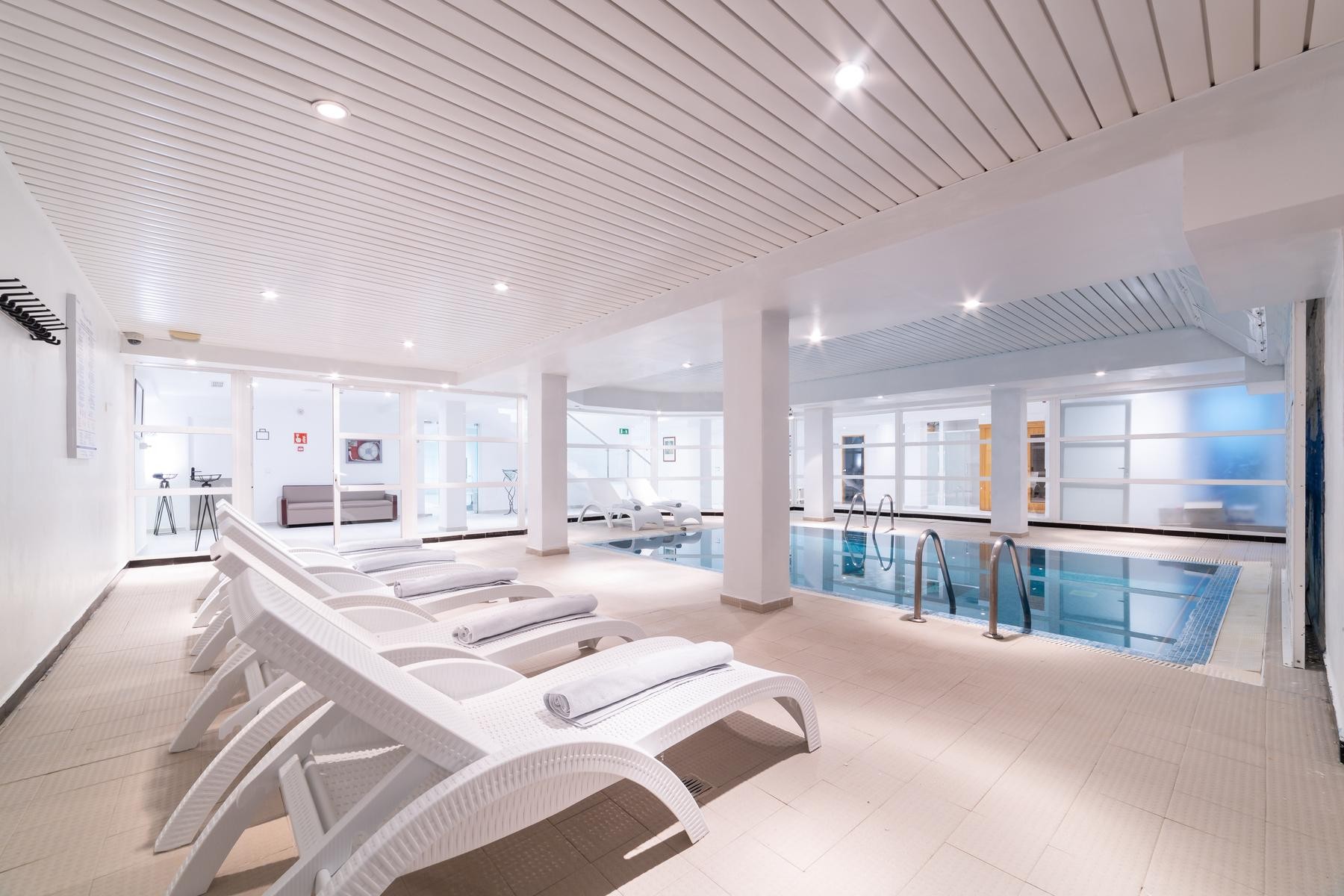 Reverence Life Hotel  7