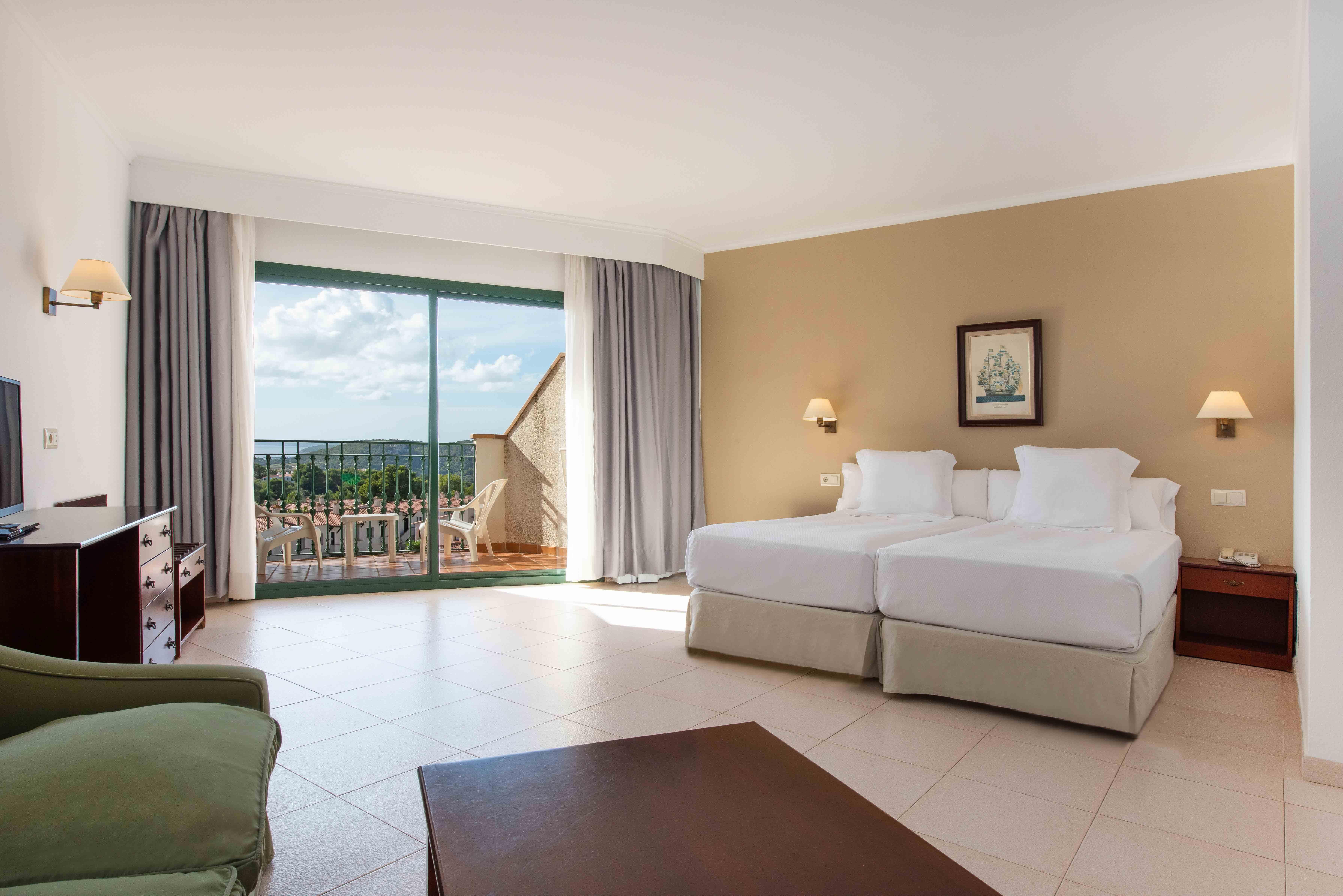 Valentin Son Bou Hotel y Apartamentos 11