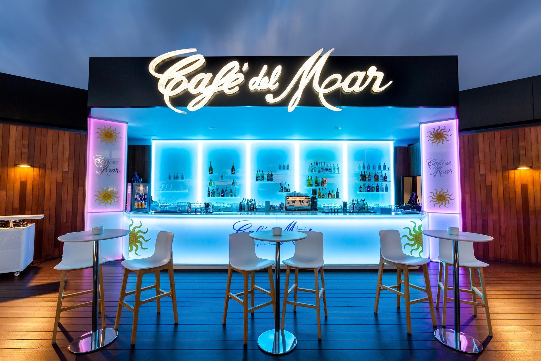 TIGOTAN Lovers & Friends Playa de las Américas 10