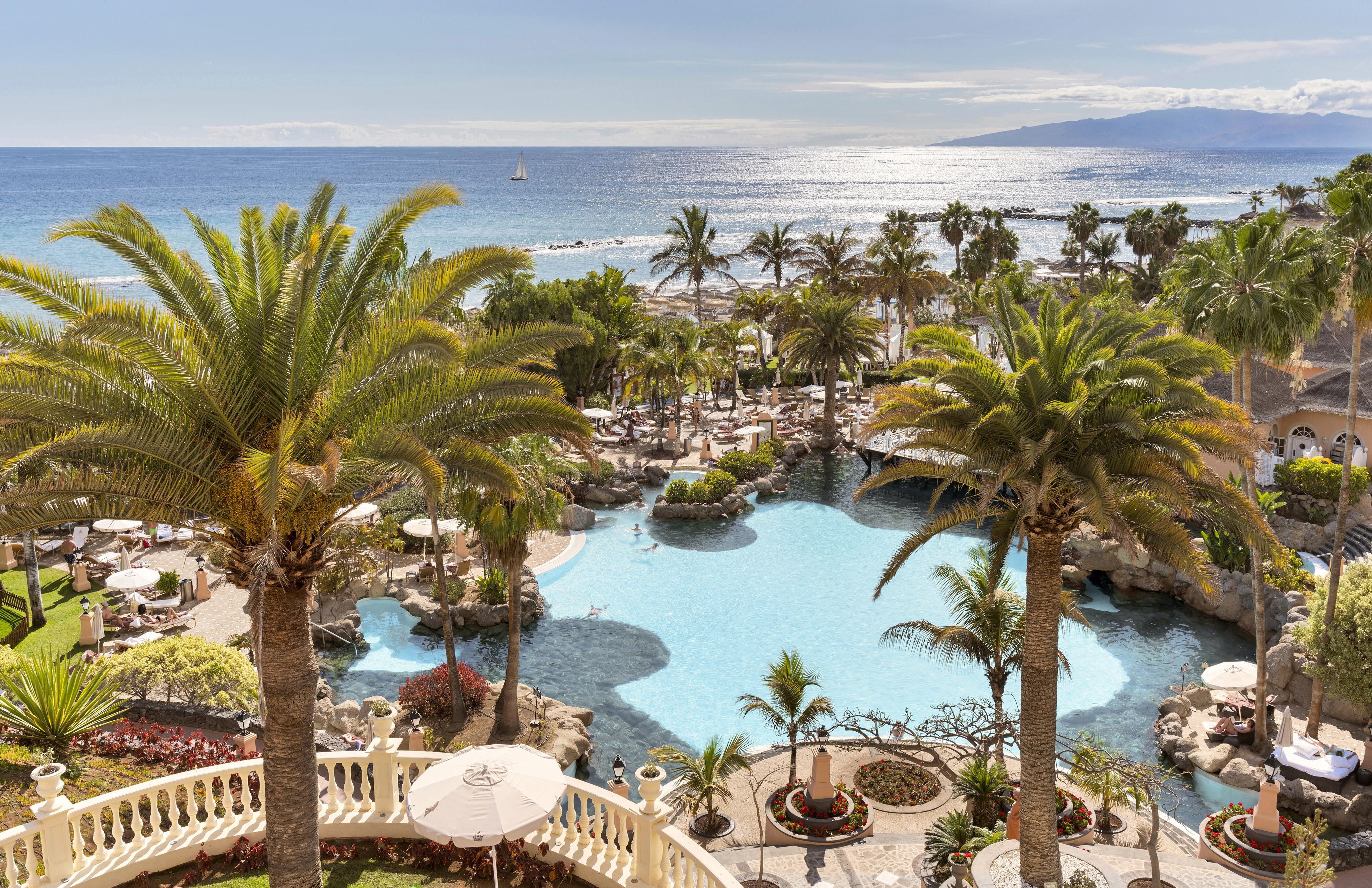 Bahia del Duque Las Villas Resort 3