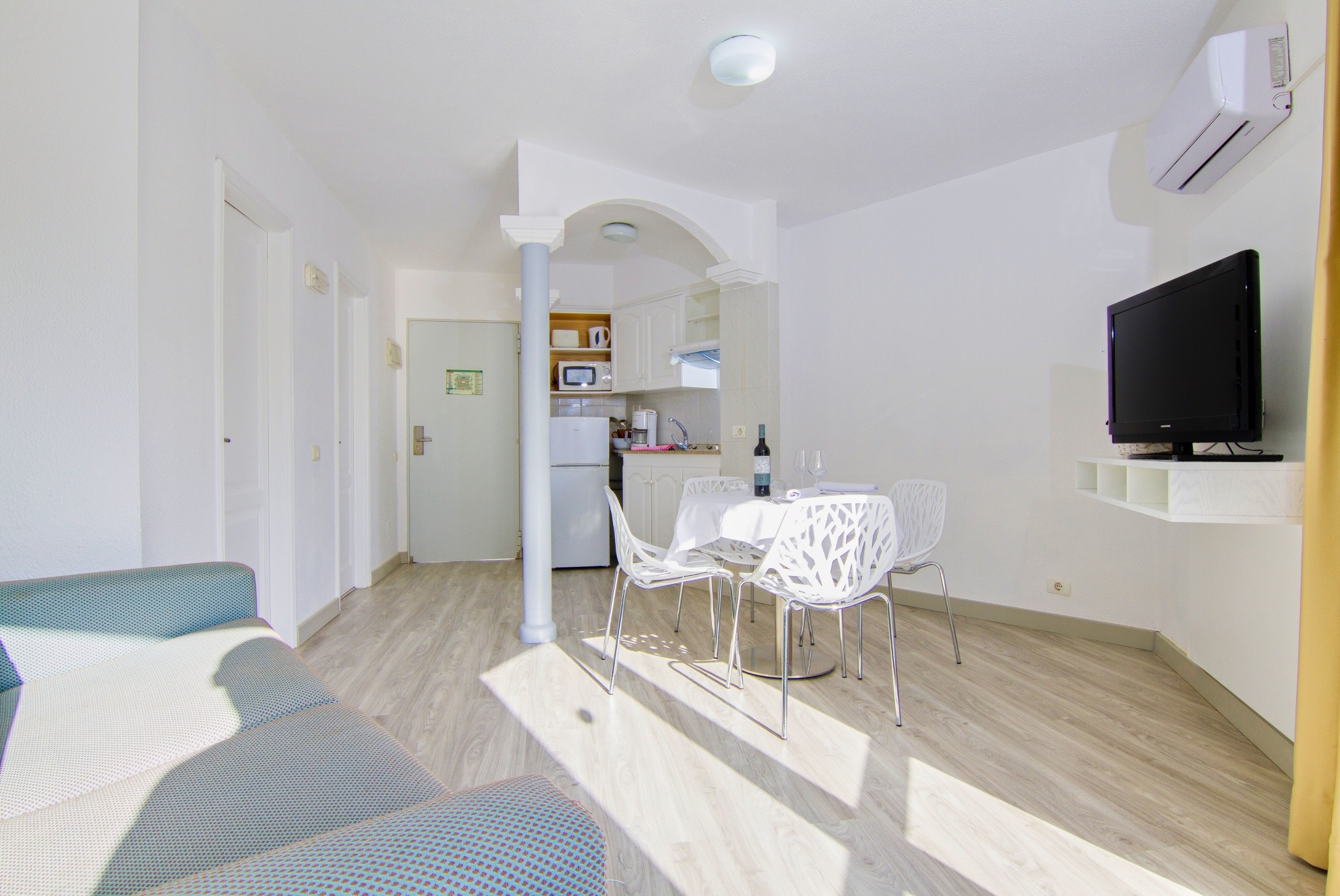 Checkin Bungalows Atlantida 8