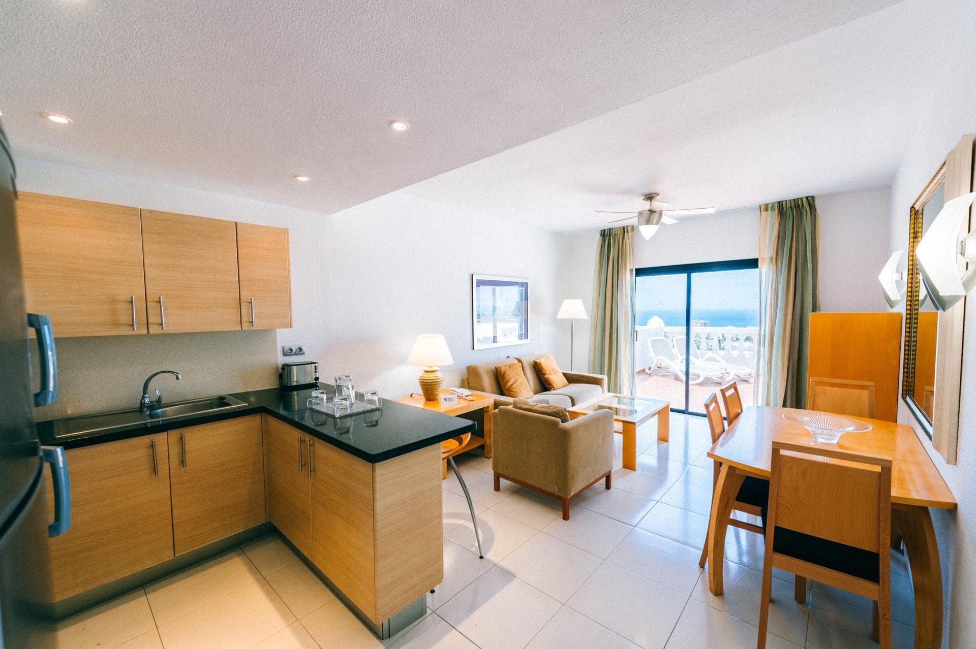 Hollywood Mirage Club