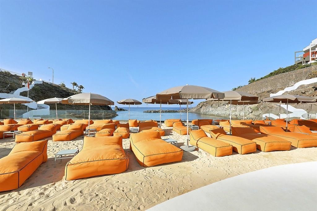 Hard Rock Hotel Tenerife 8