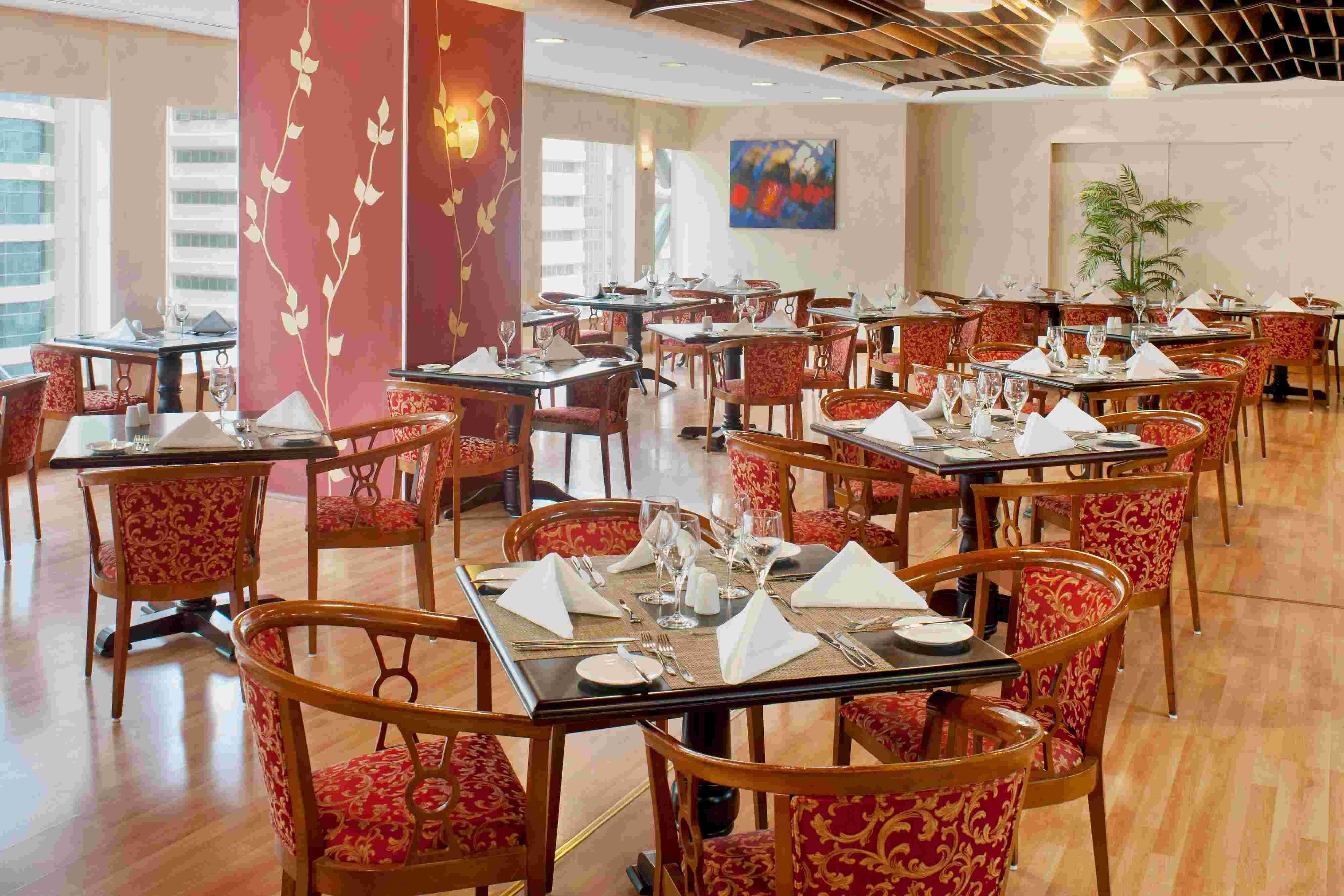 Millennium Downtown Abu Dhabi (ex:Crowne Plaza)  6