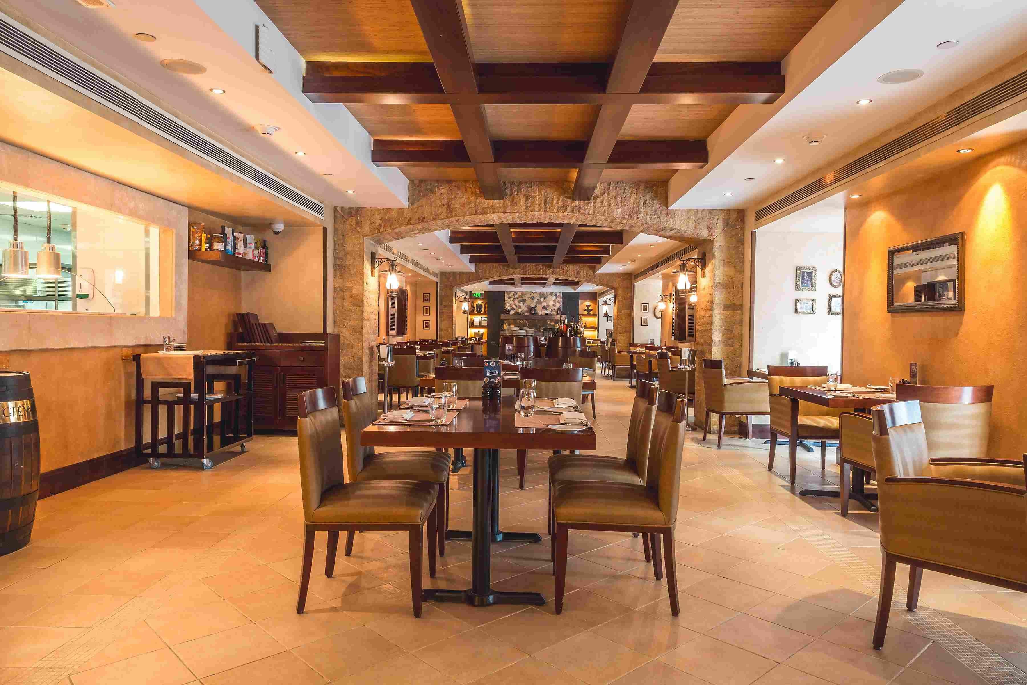 Millennium Downtown Abu Dhabi (ex:Crowne Plaza)  7