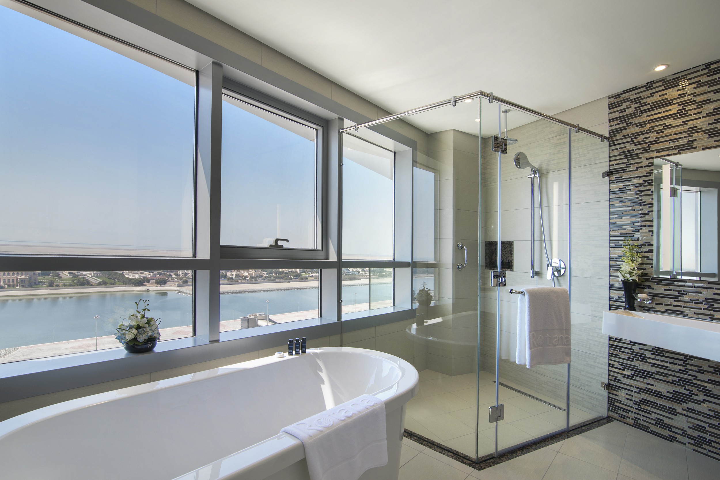 Pearl Rotana Capital Centre 9