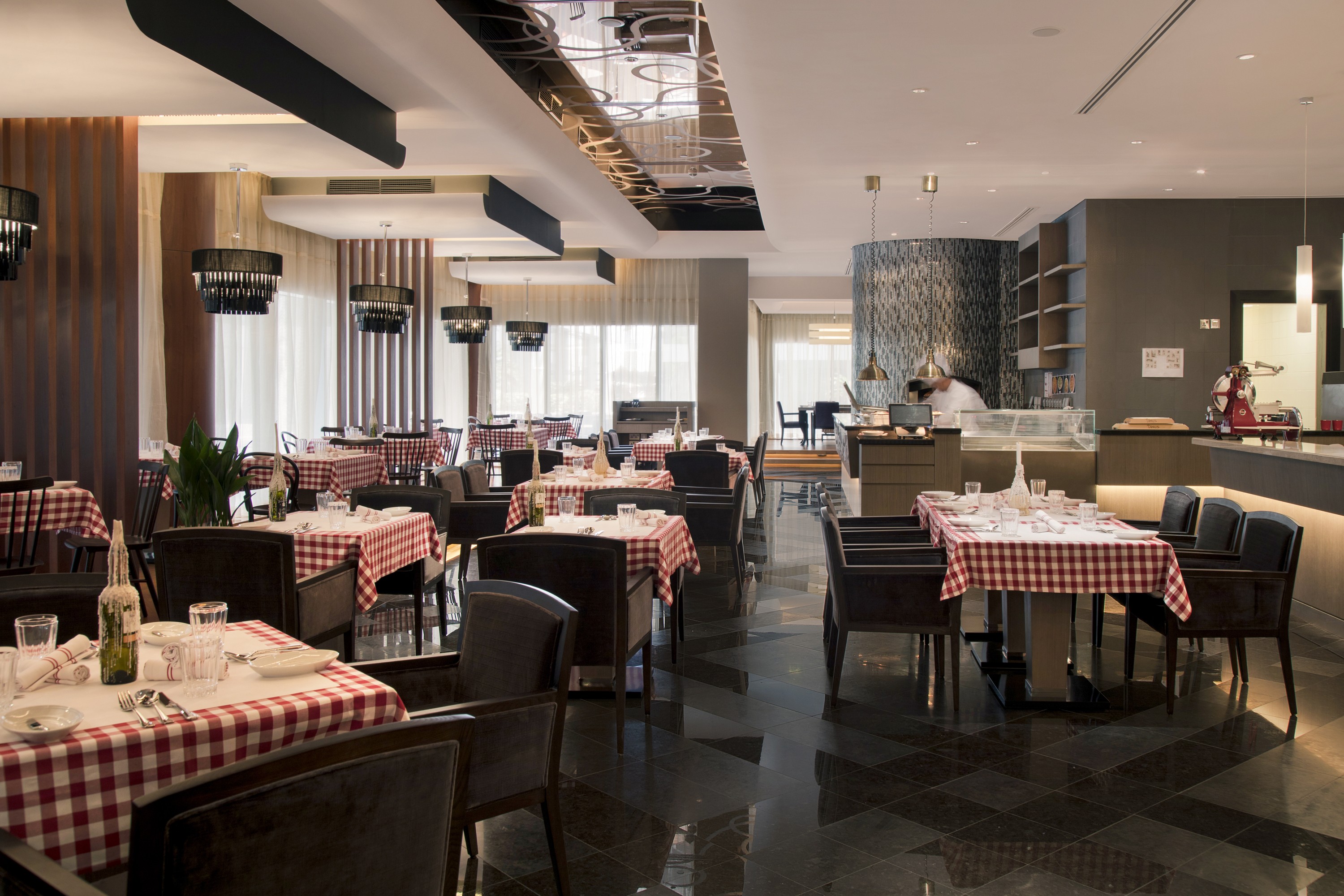 Pearl Rotana Capital Centre 10