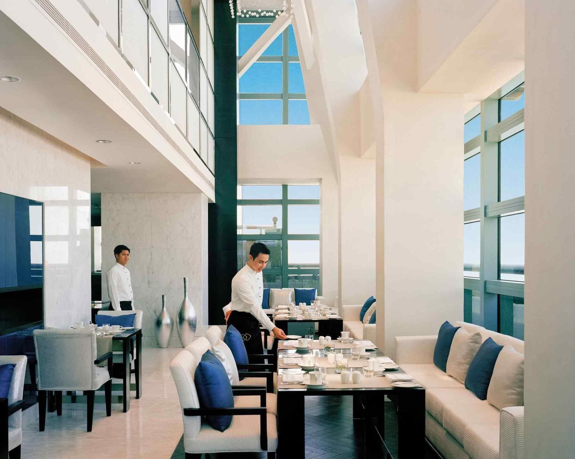 Sofitel Abu Dhabi Corniche 9