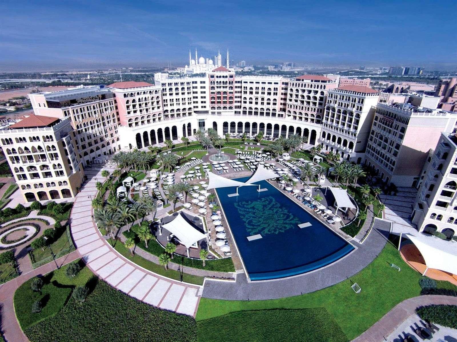 The Ritz Carlton Abu Dhabi Grand Canal 13