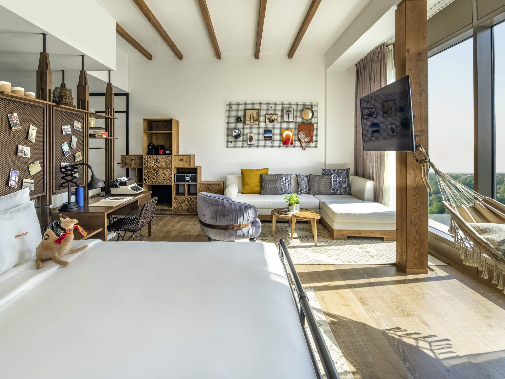 25hours Dubai One Central 4