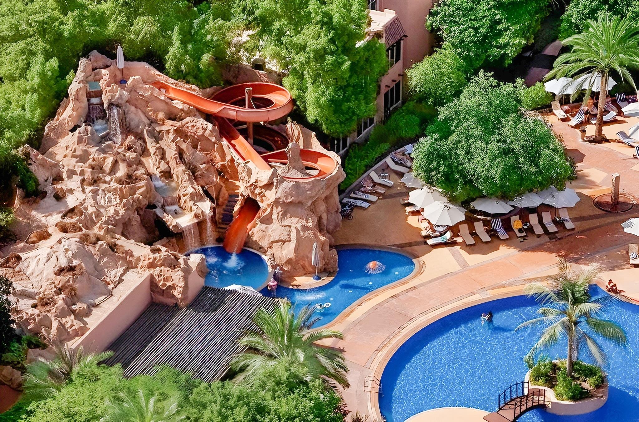 Al Habtoor Grand Resort, Autograph Collection 4