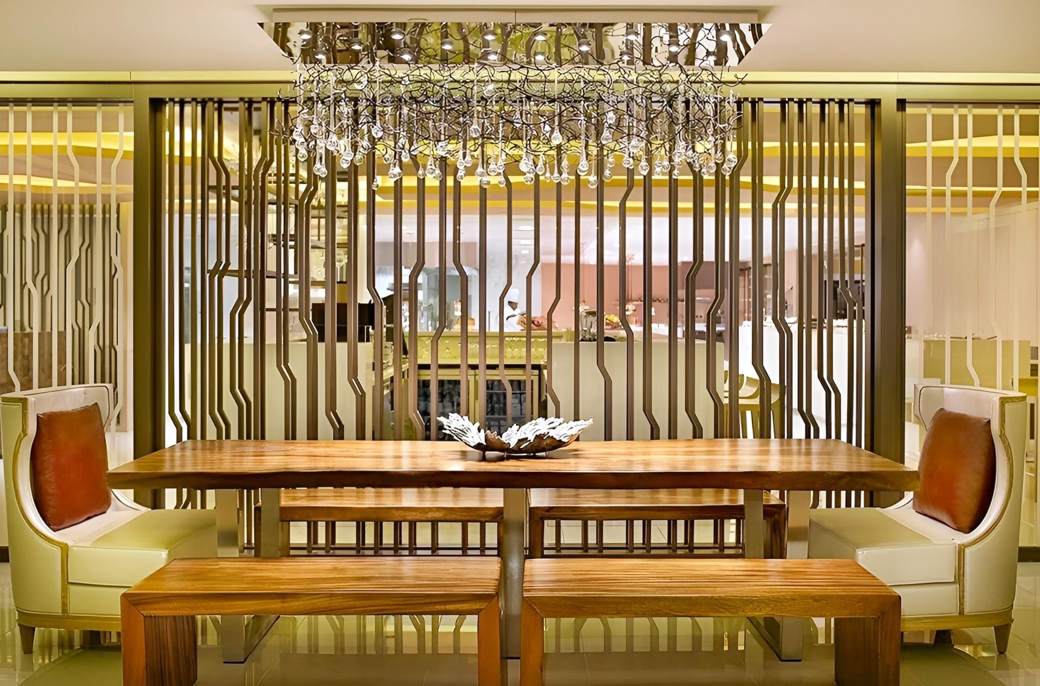 Al Habtoor Grand Resort, Autograph Collection 12