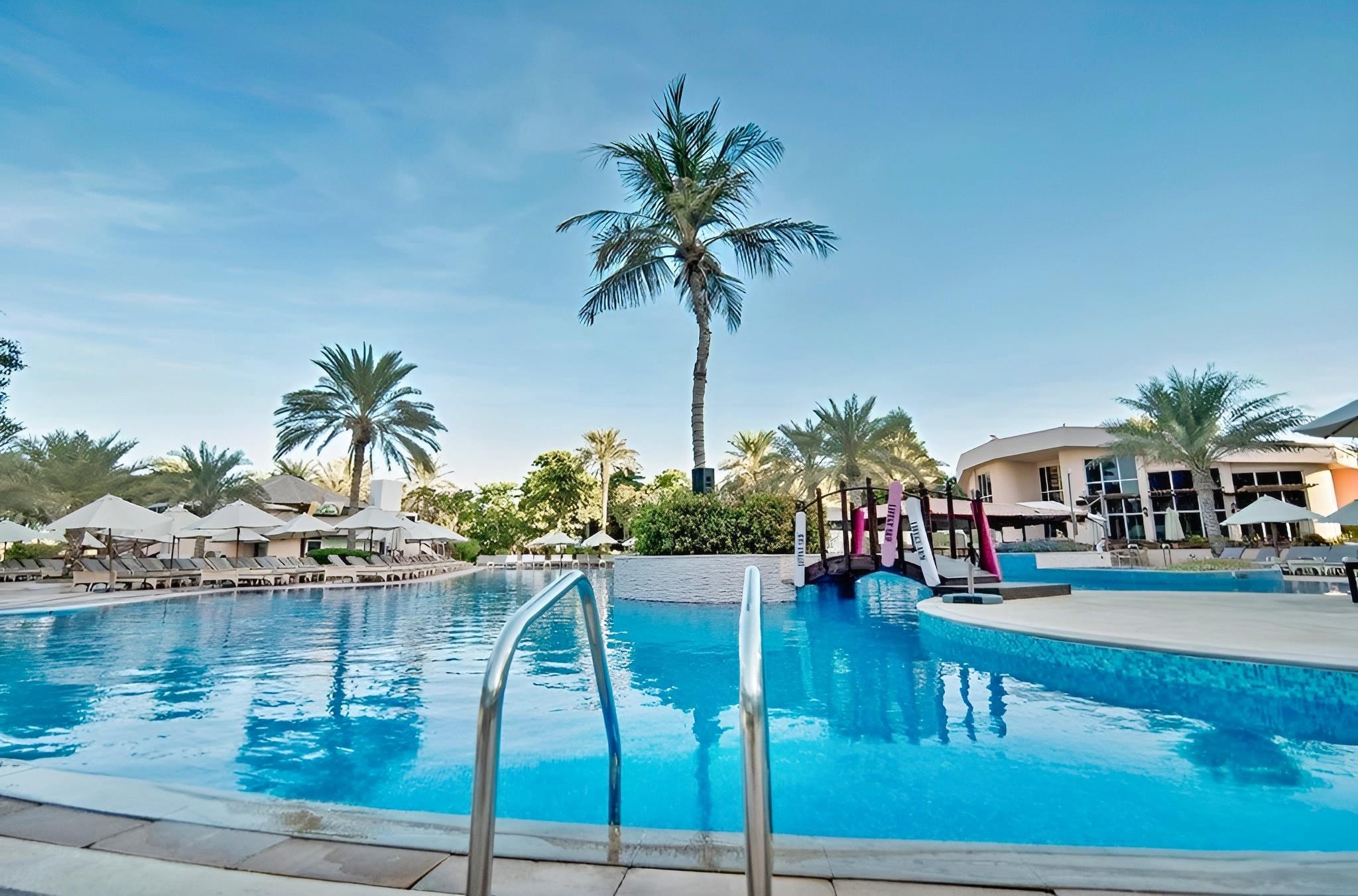 Al Habtoor Grand Resort, Autograph Collection 28