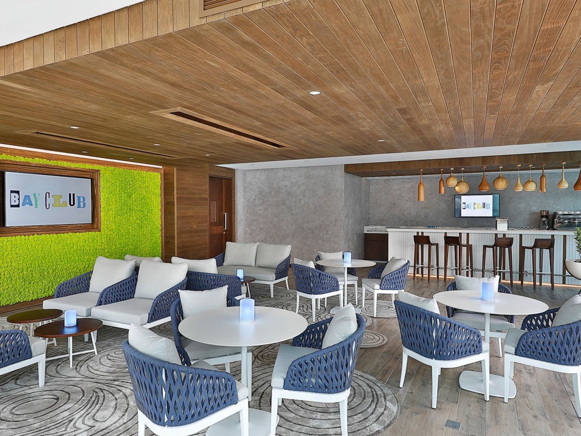 Doubletree by Hilton Dubai Business Bay 10