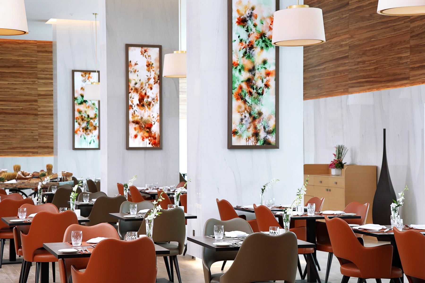 Grand Cosmopolitan Hotel 8