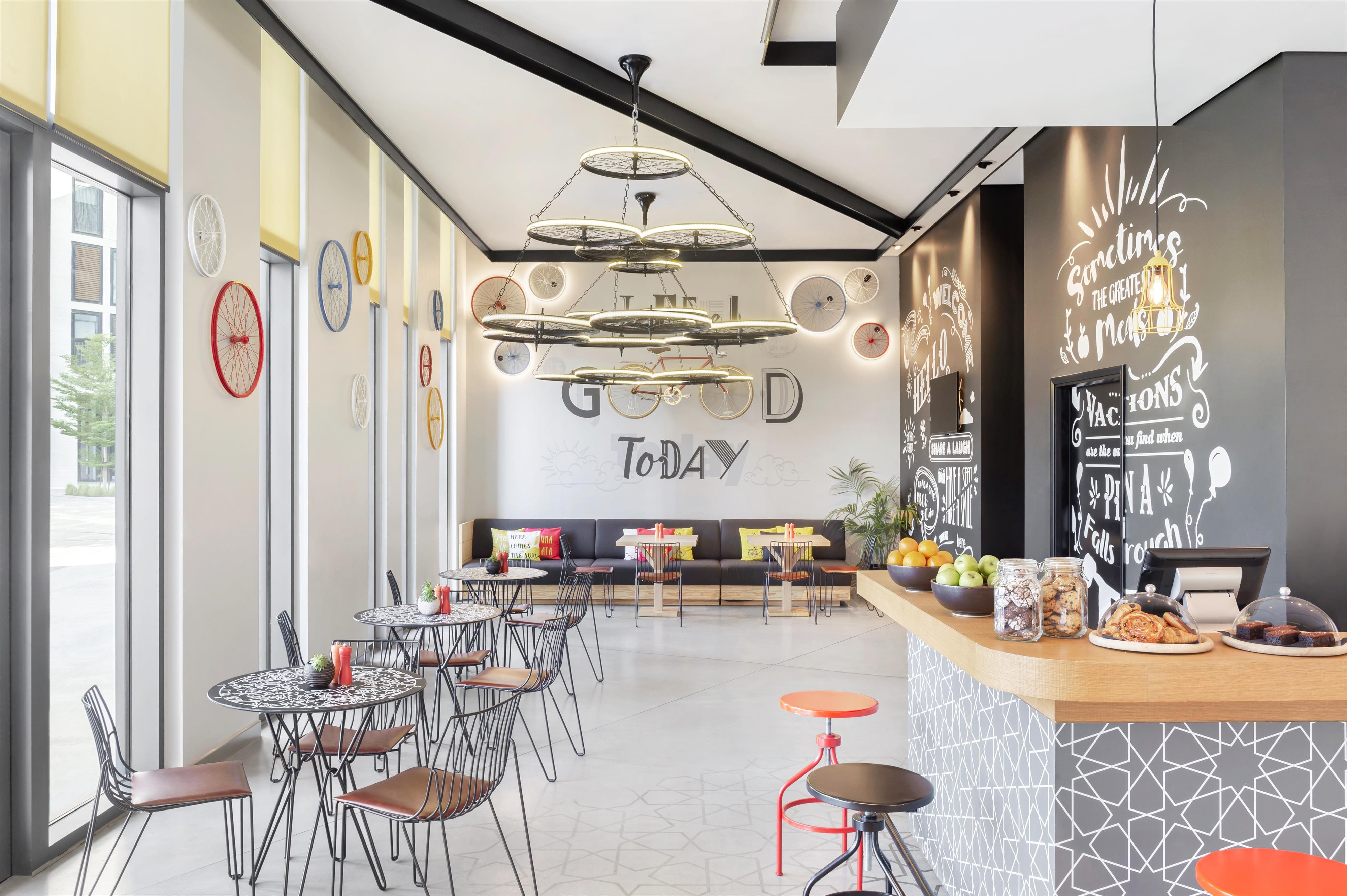 Hampton by Hilton Dubai Al Seef 8