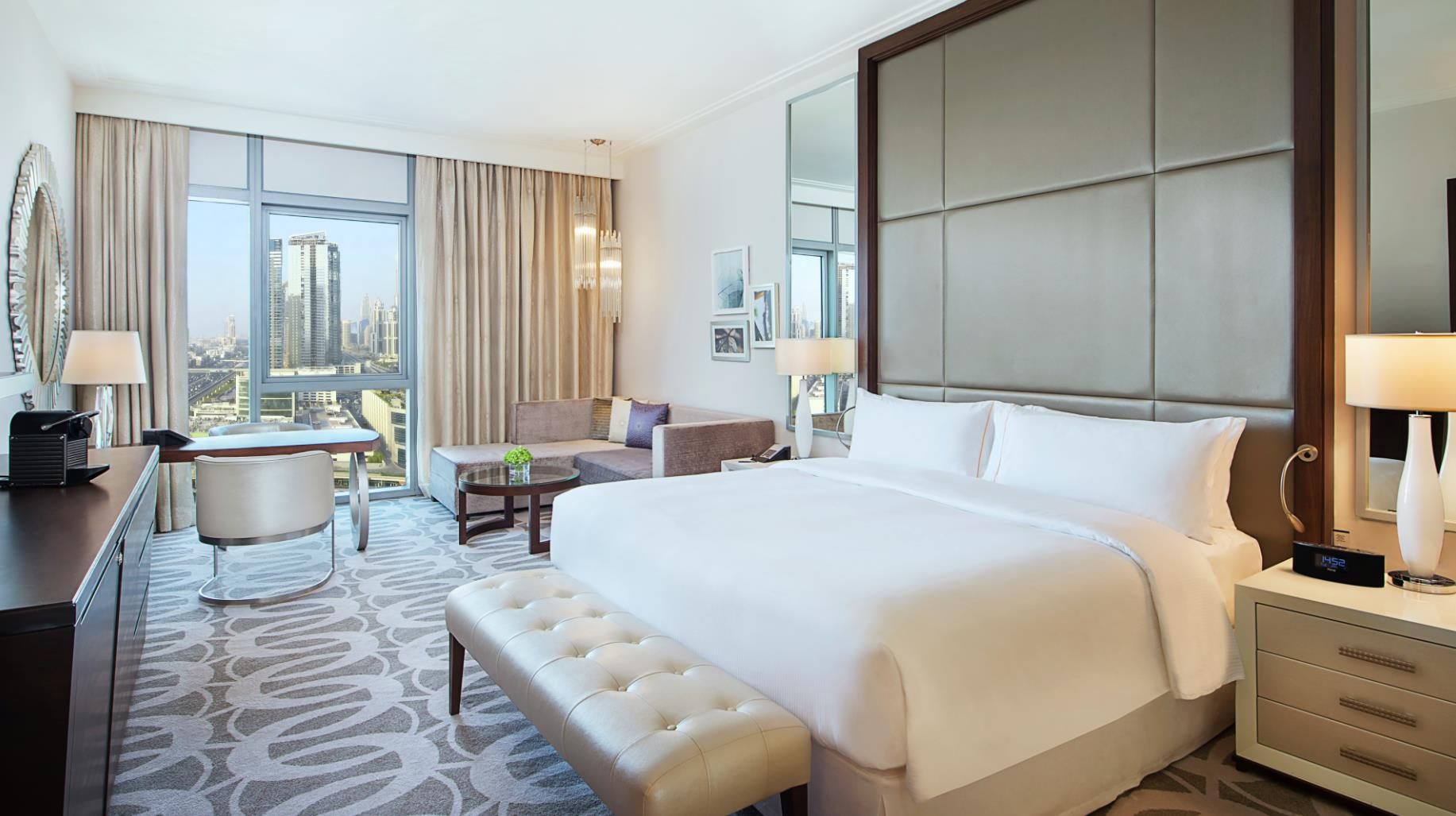 Hilton Dubai Al Habtoor City 9