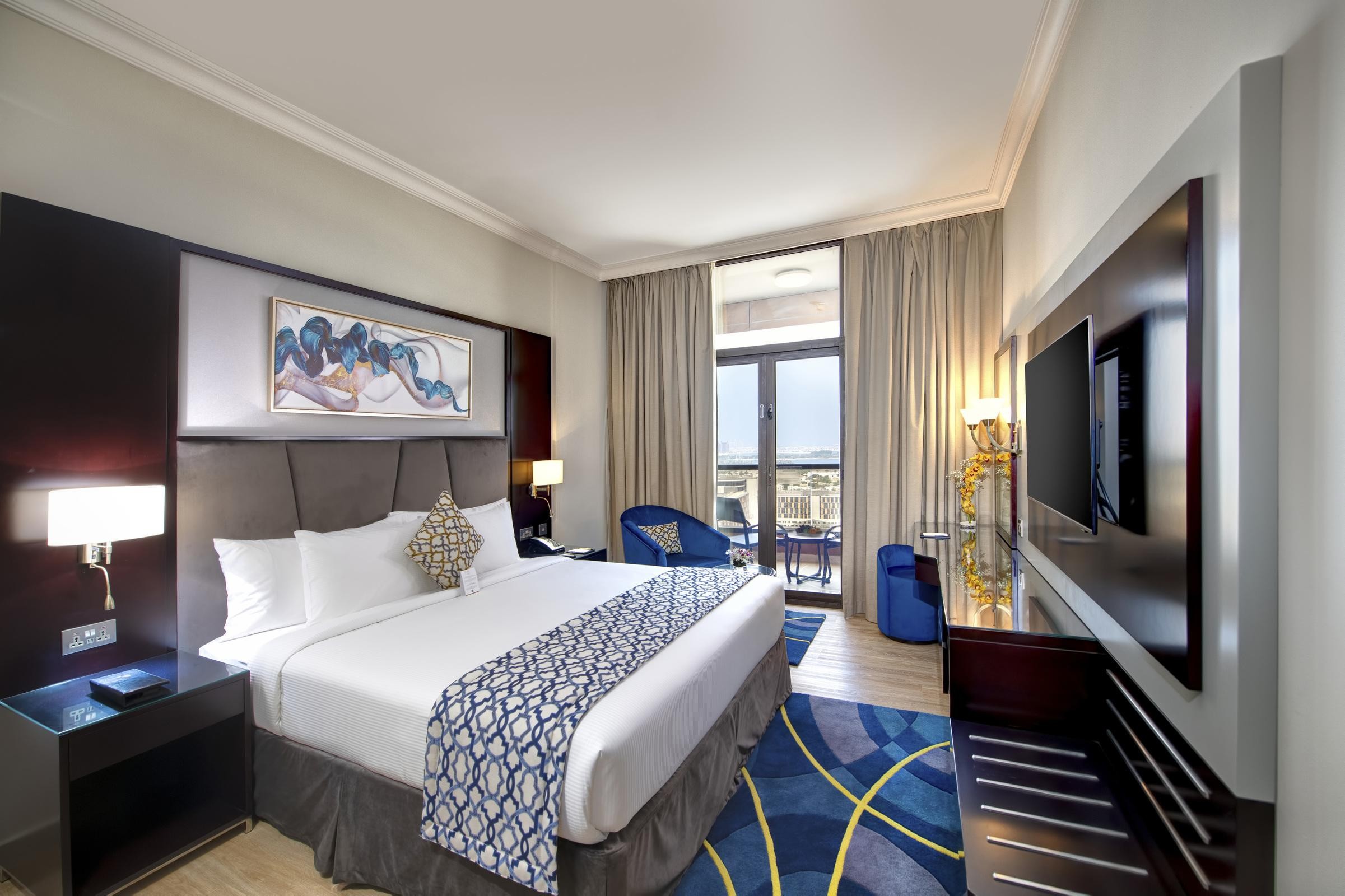 Two Seasons Hotel & Apartments Dubai 2
