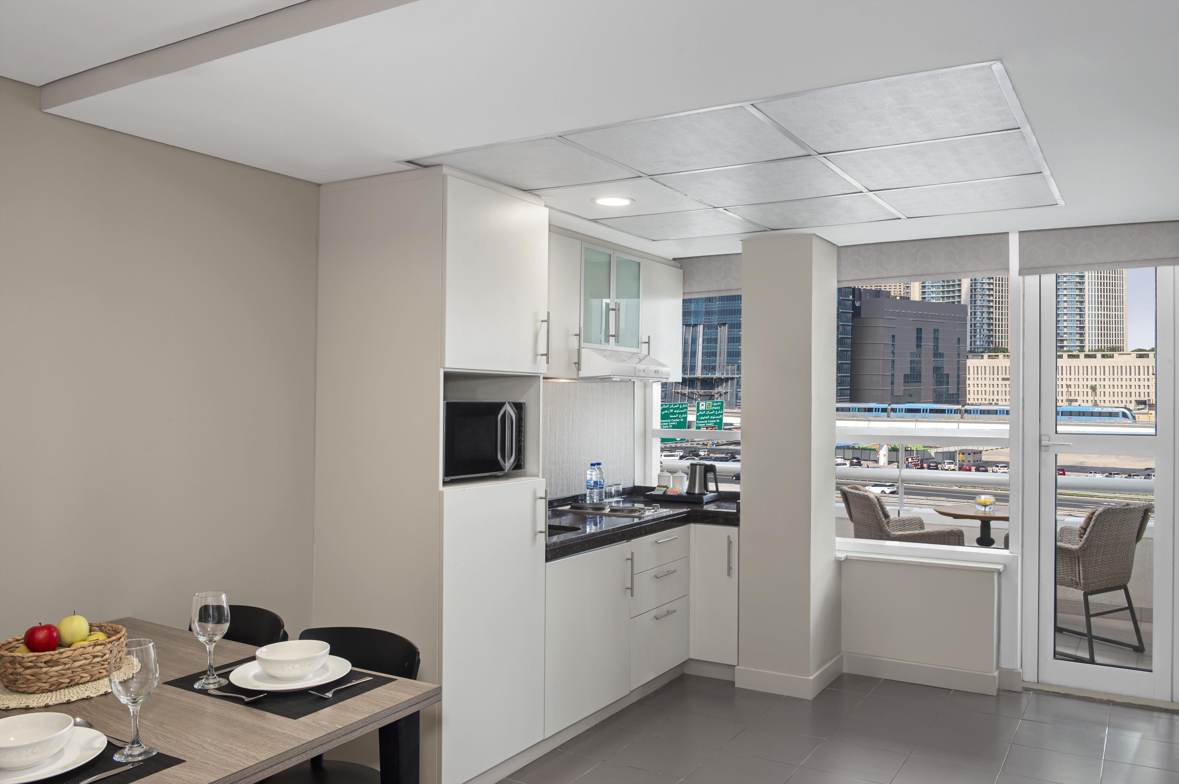 Leva Hotel and Suites, Mazaya Centre 4