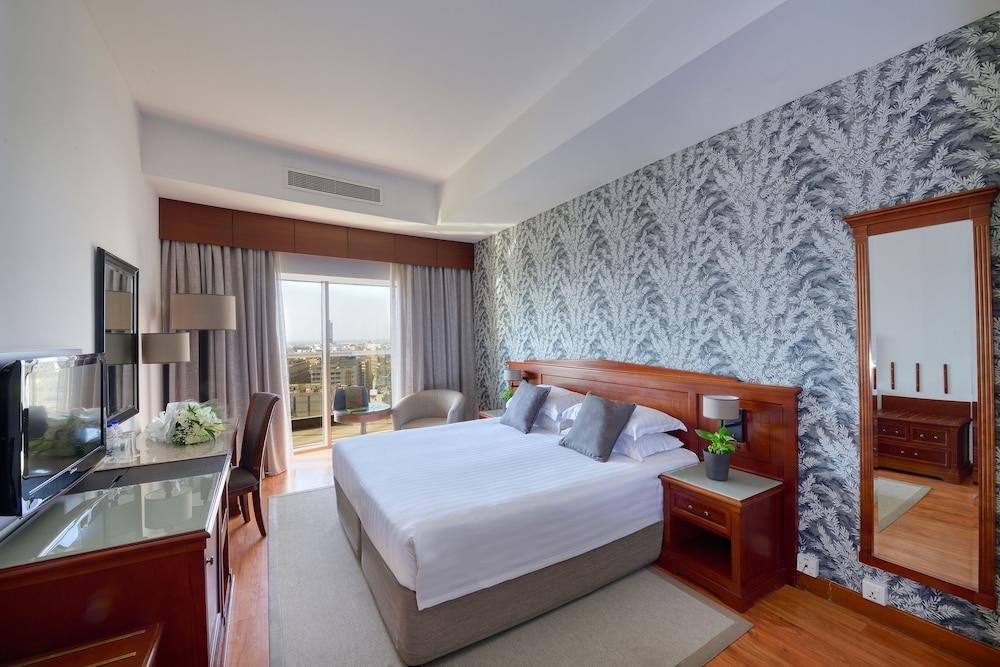 Majestic Hotel Tower 2