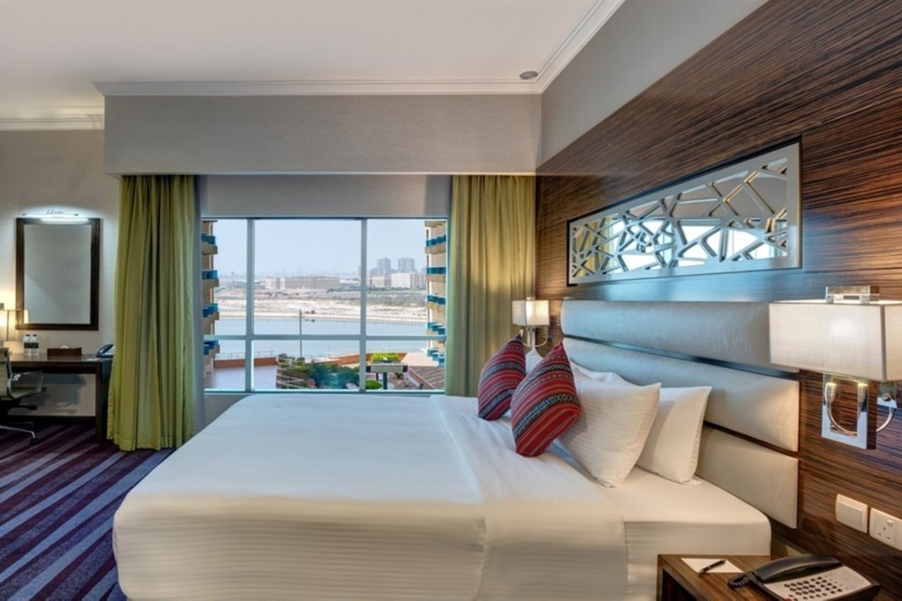 Marriott Hotels & Resorts and Marriott Executive Apartments  3