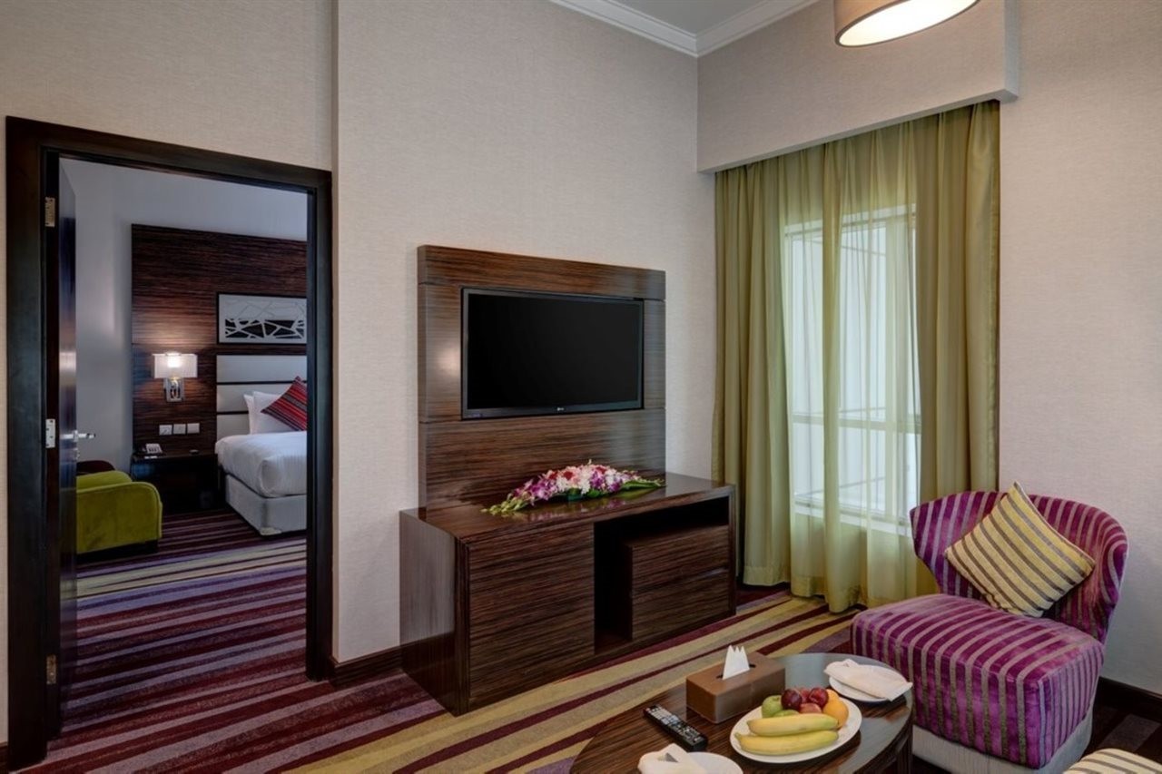 Marriott Hotels & Resorts and Marriott Executive Apartments  4