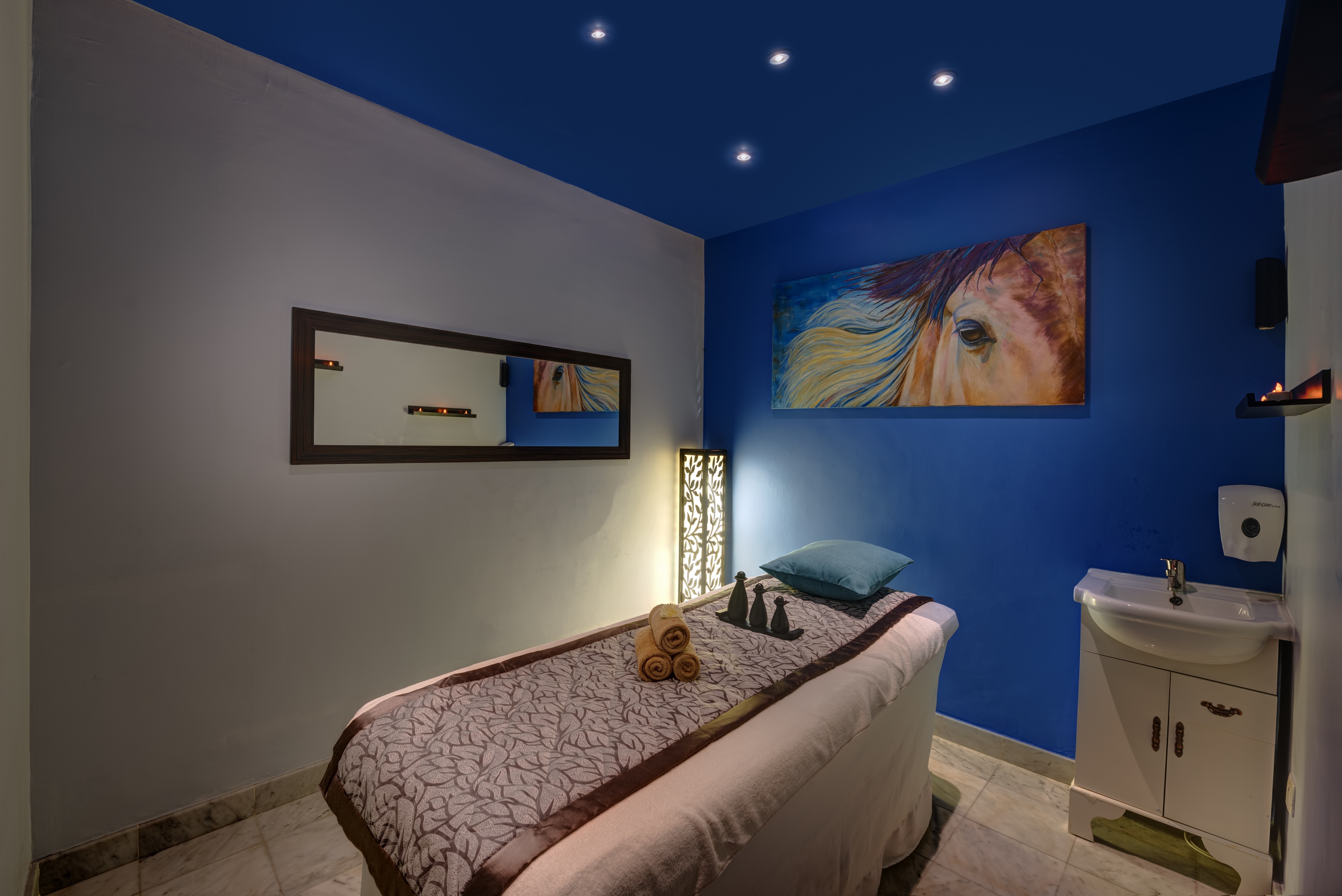 Marriott Hotels & Resorts and Marriott Executive Apartments  13